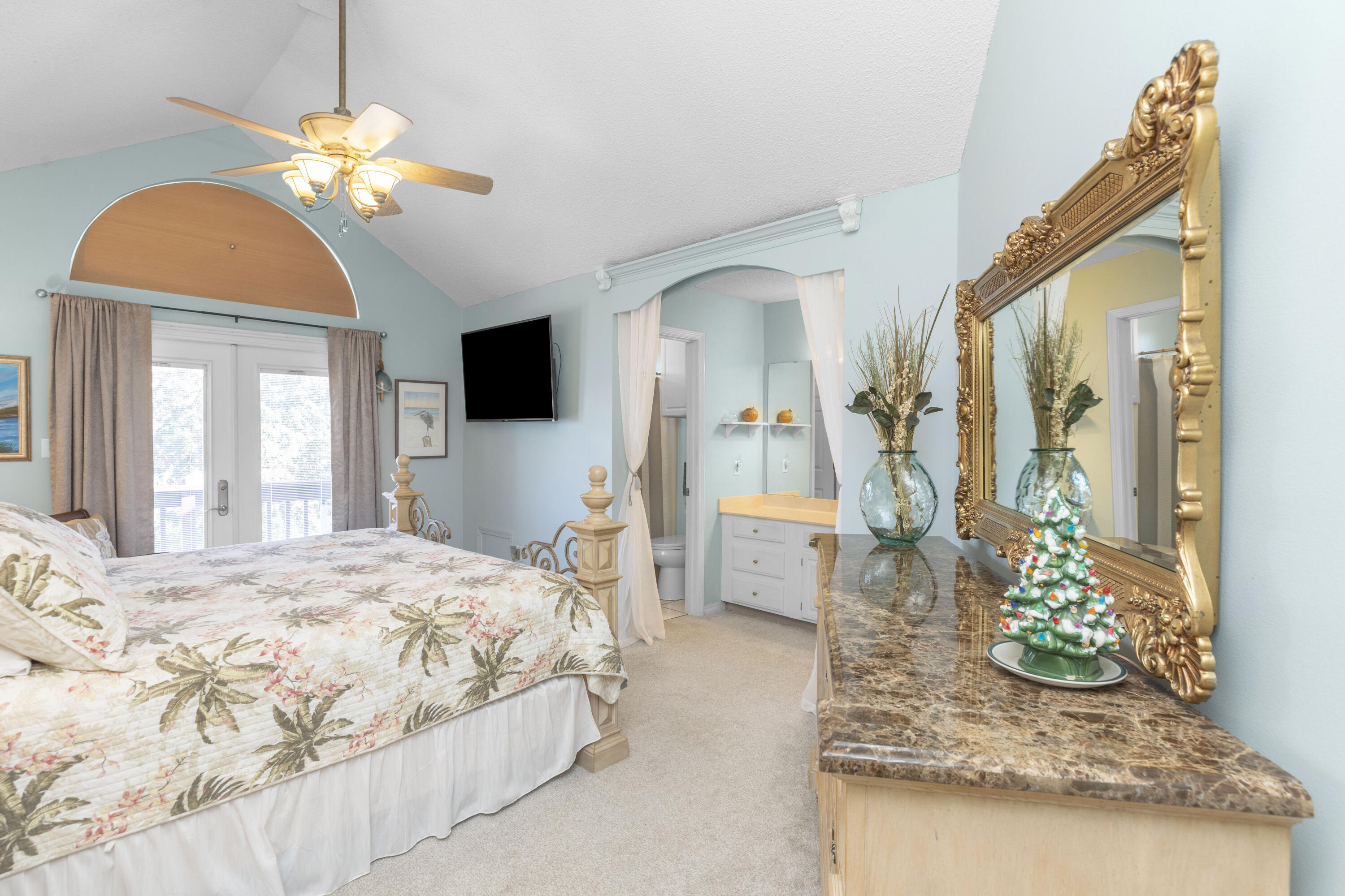 HIDDEN BAY VILLAGE - Residential