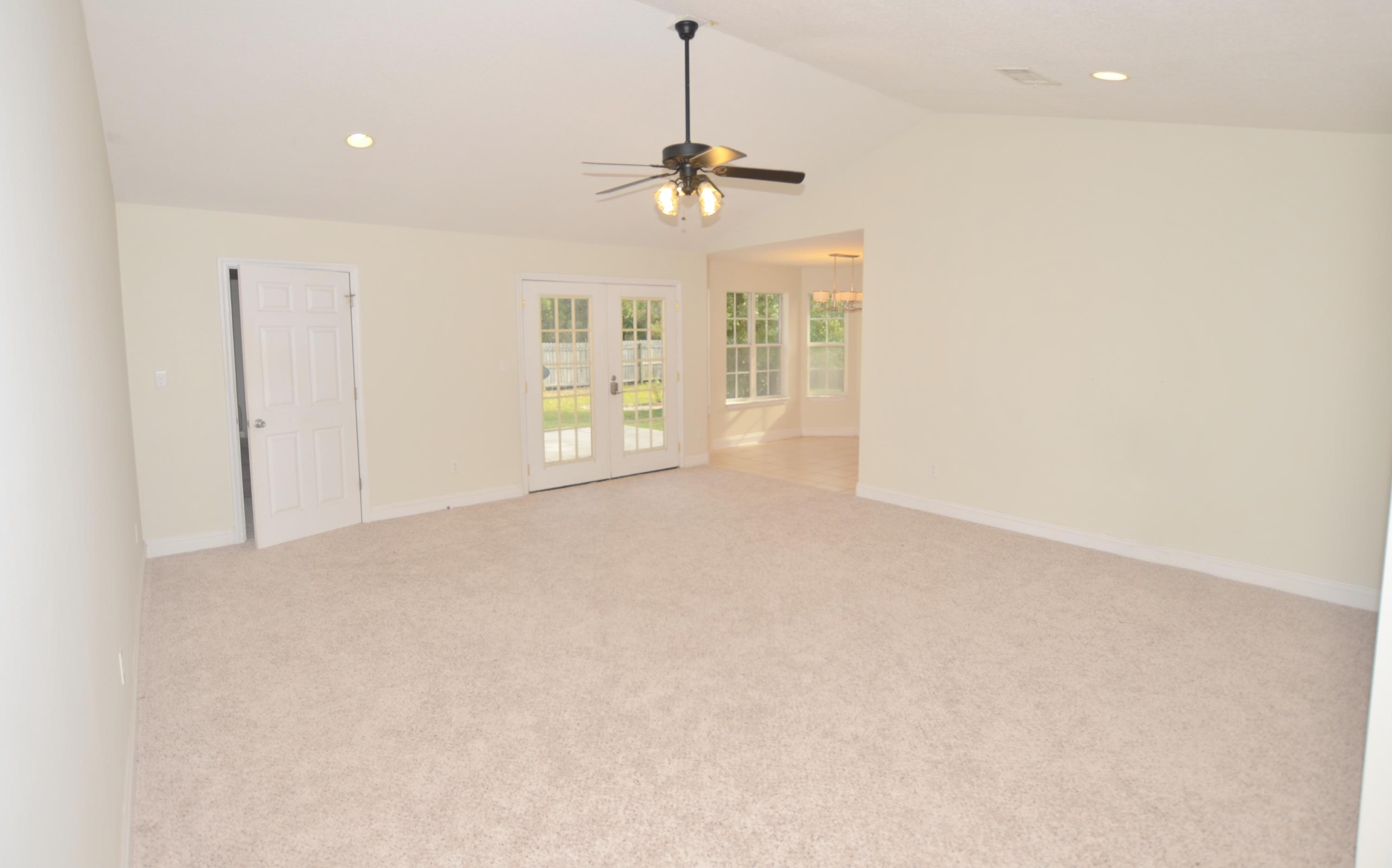 GARNETT BAYOU ESTATES - Residential Lease