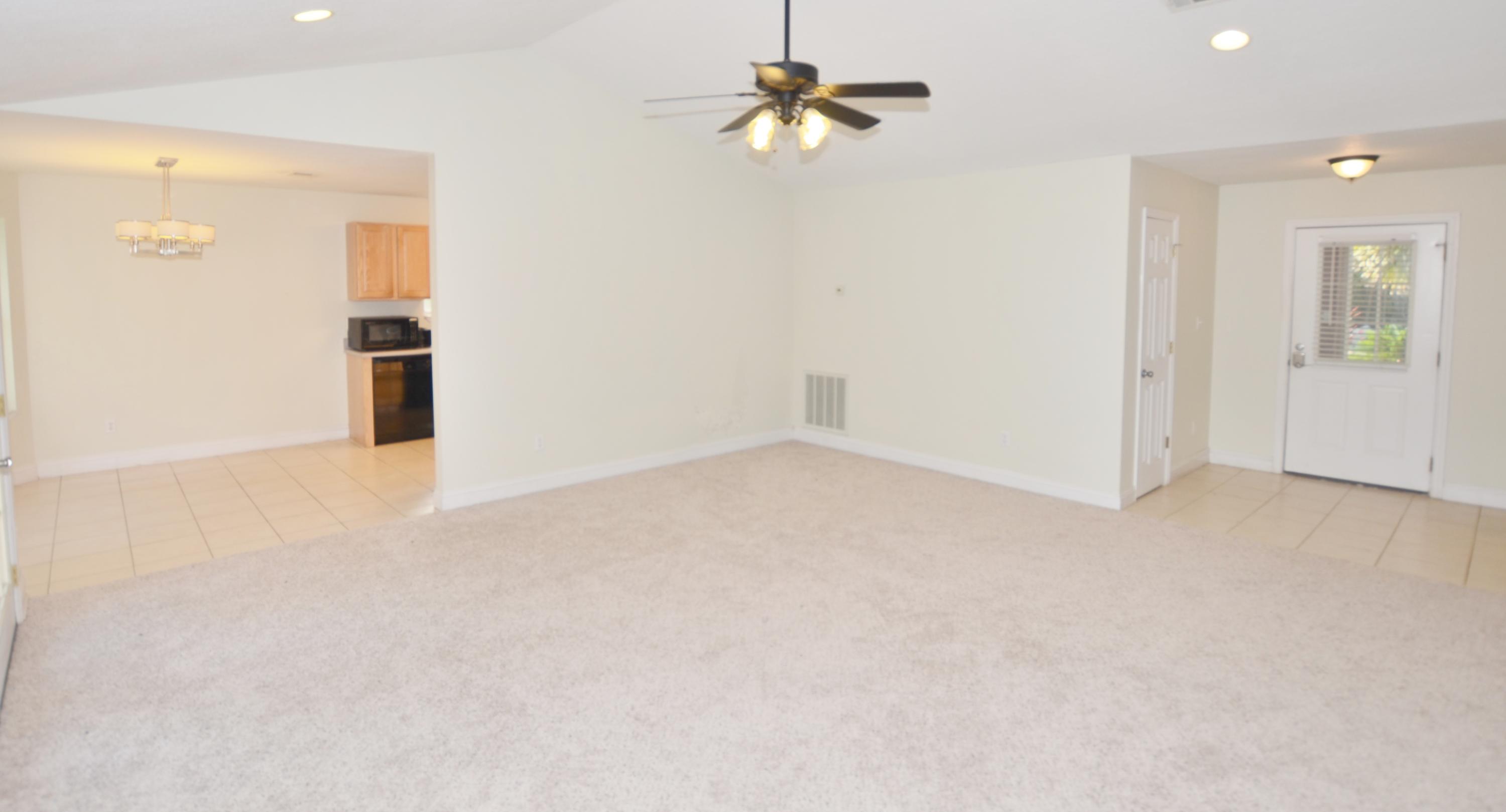 GARNETT BAYOU ESTATES - Residential Lease