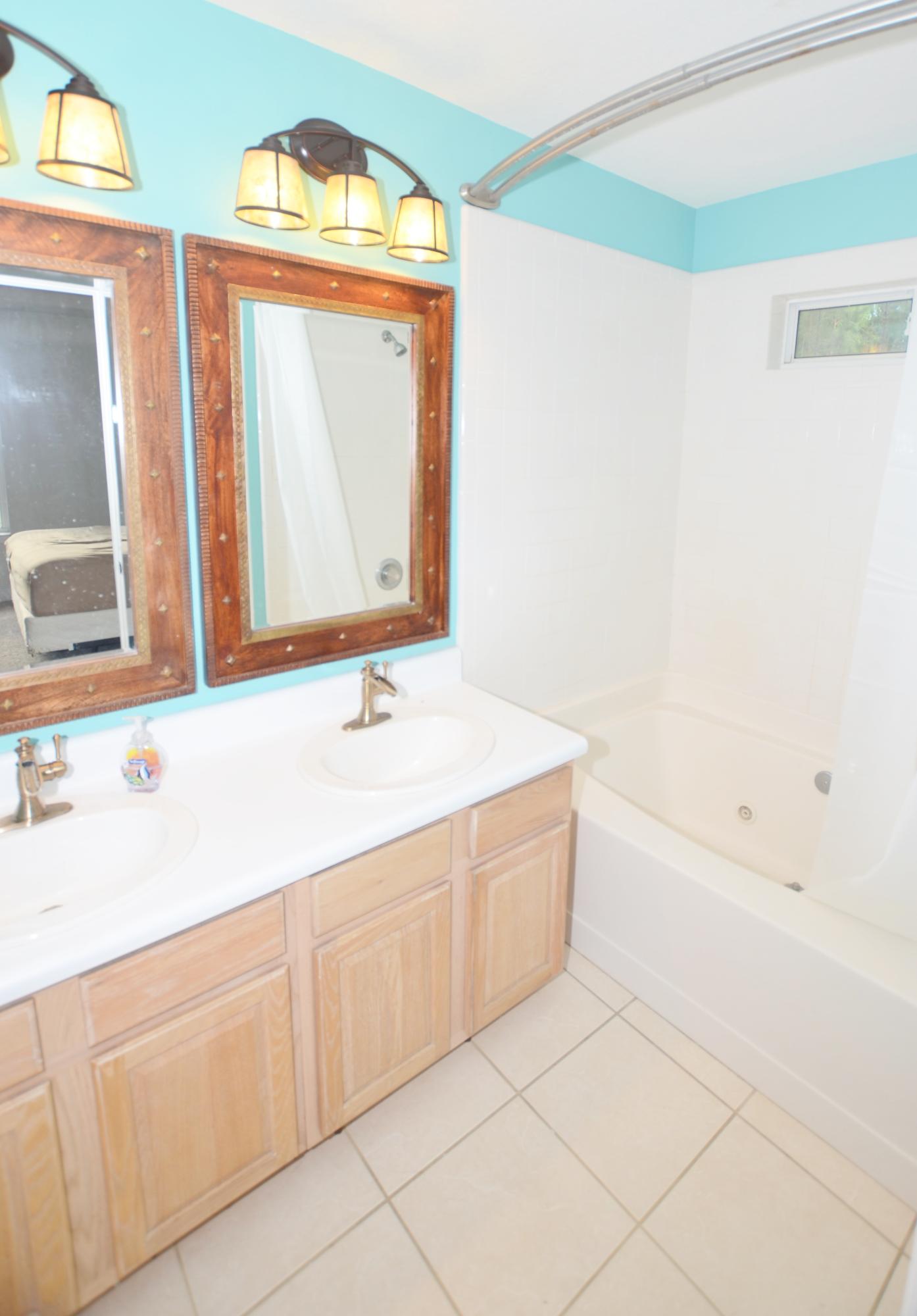 GARNETT BAYOU ESTATES - Residential Lease