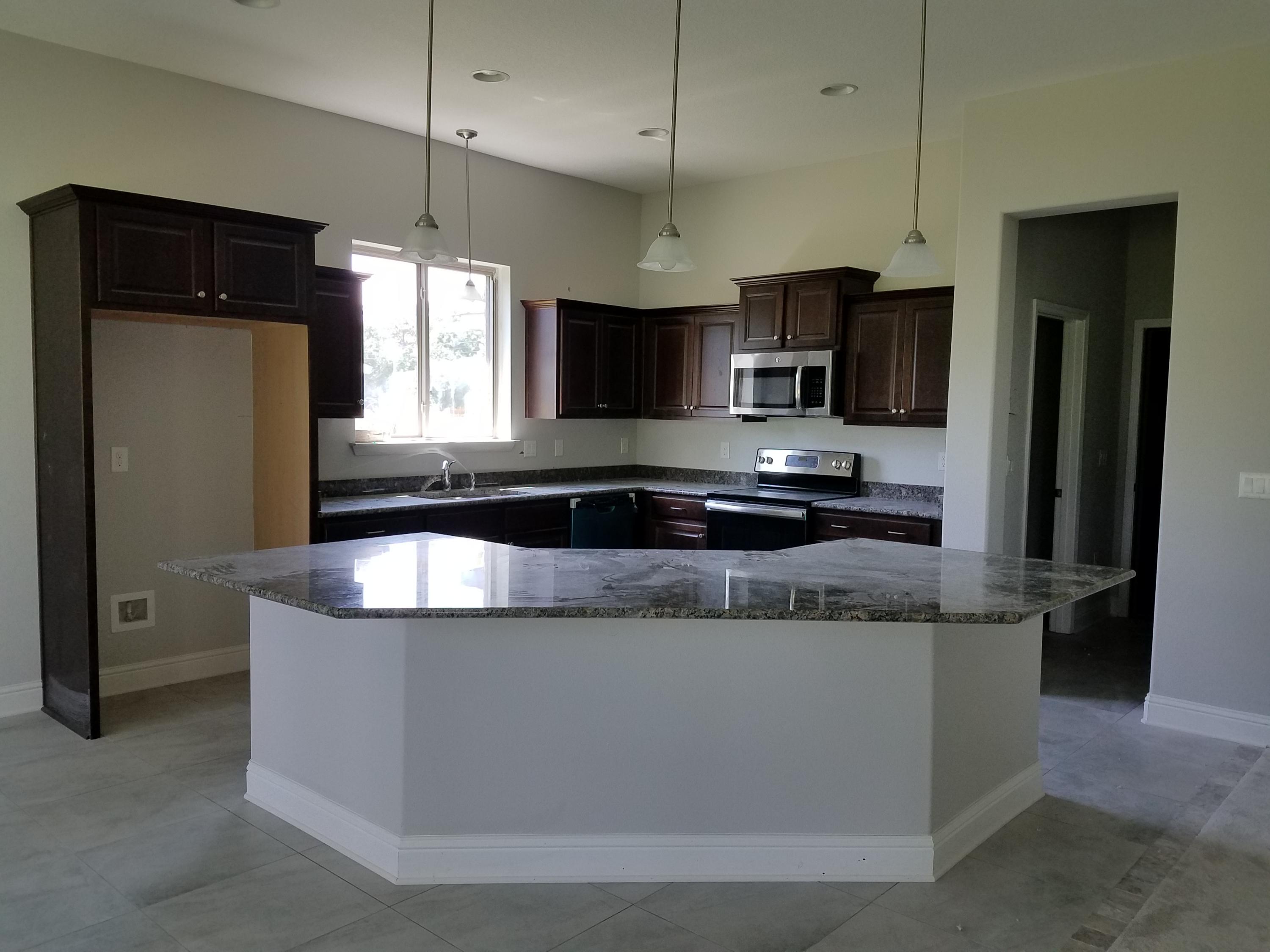 HOLLEY BY THE SEA - Residential