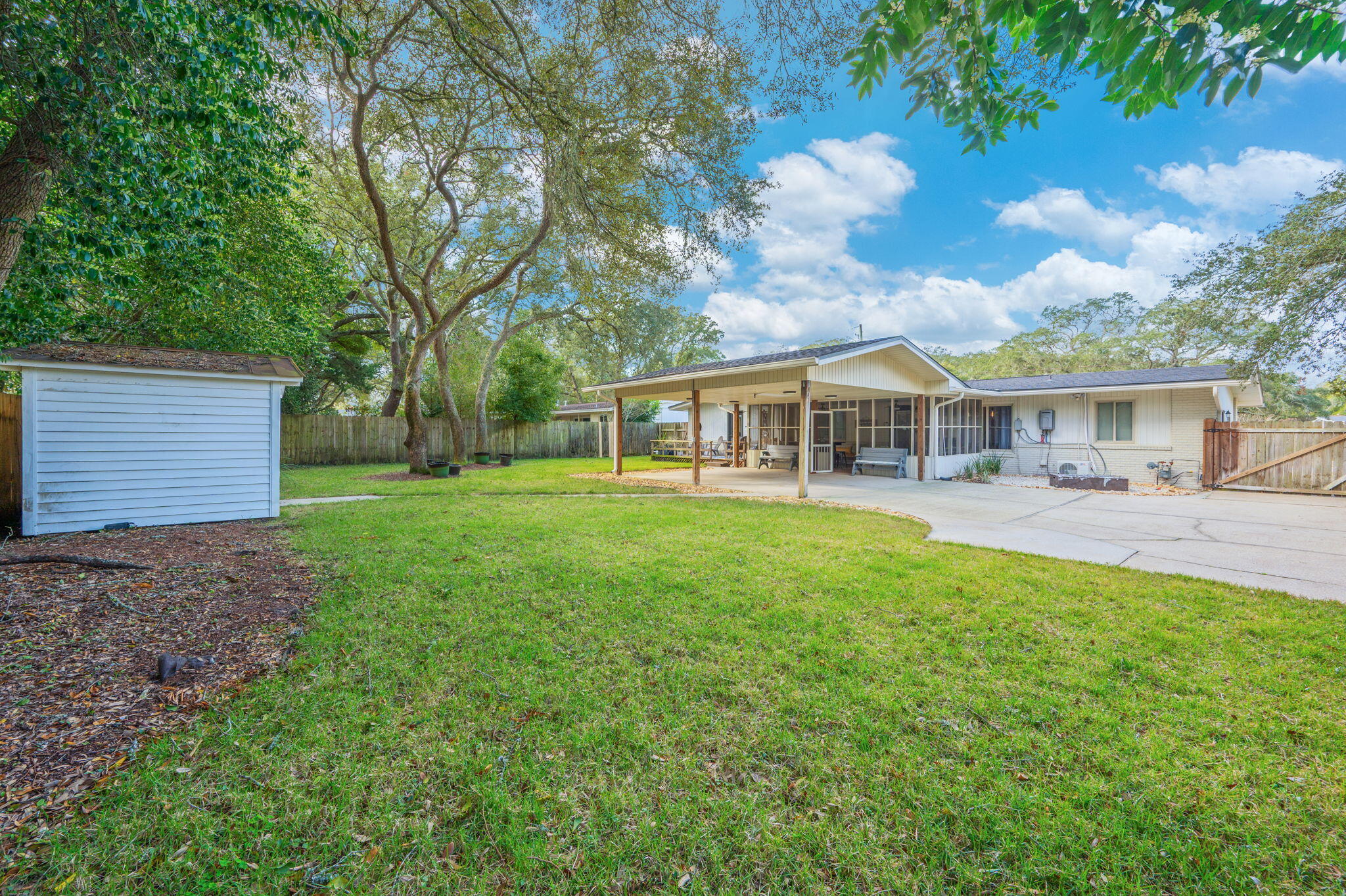 VILLA RUSS PARK - Residential