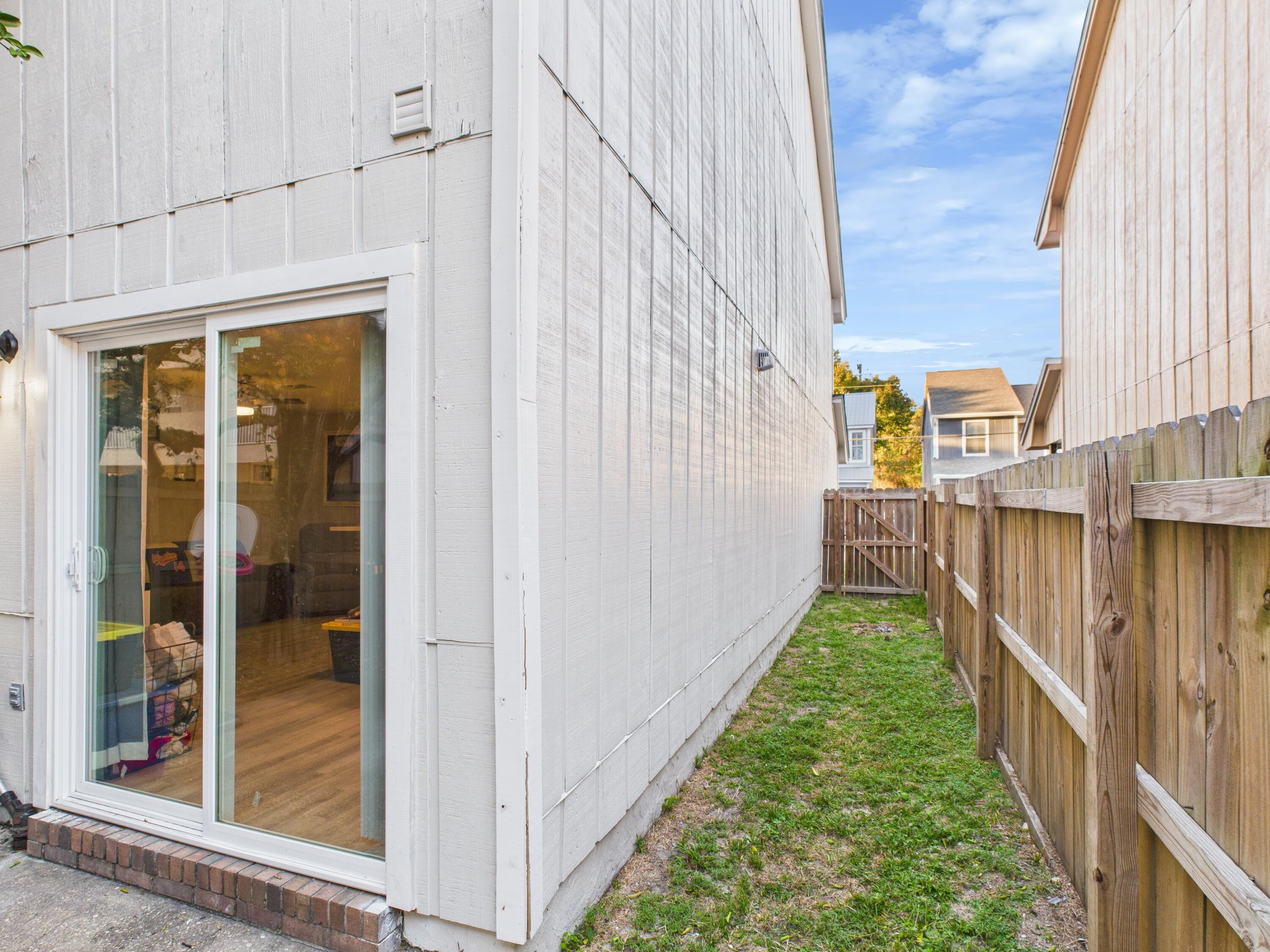 OLYMBIA COURT - Residential Lease