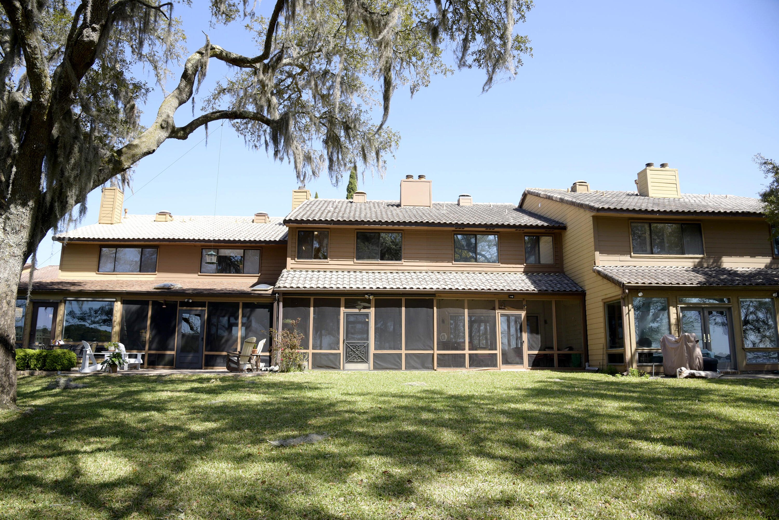 WATER OAKS 3 T/H - Residential