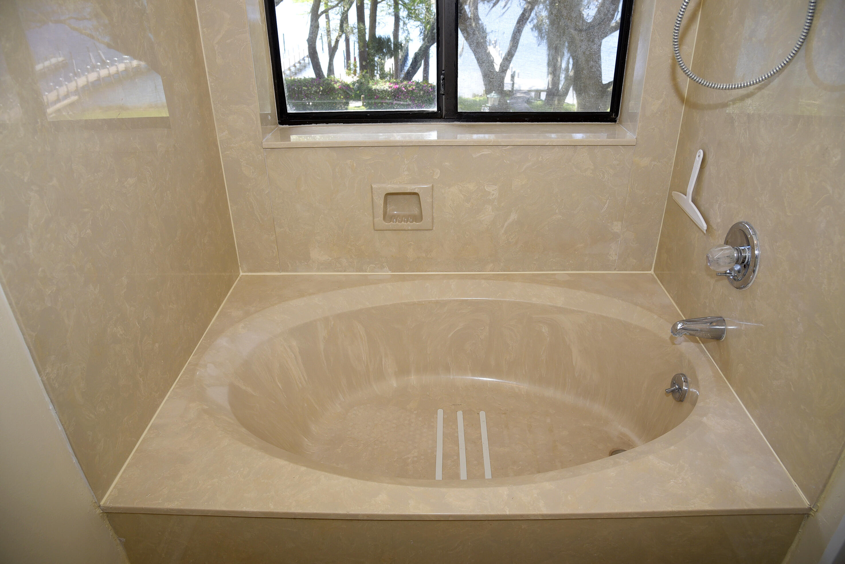 WATER OAKS 3 T/H - Residential