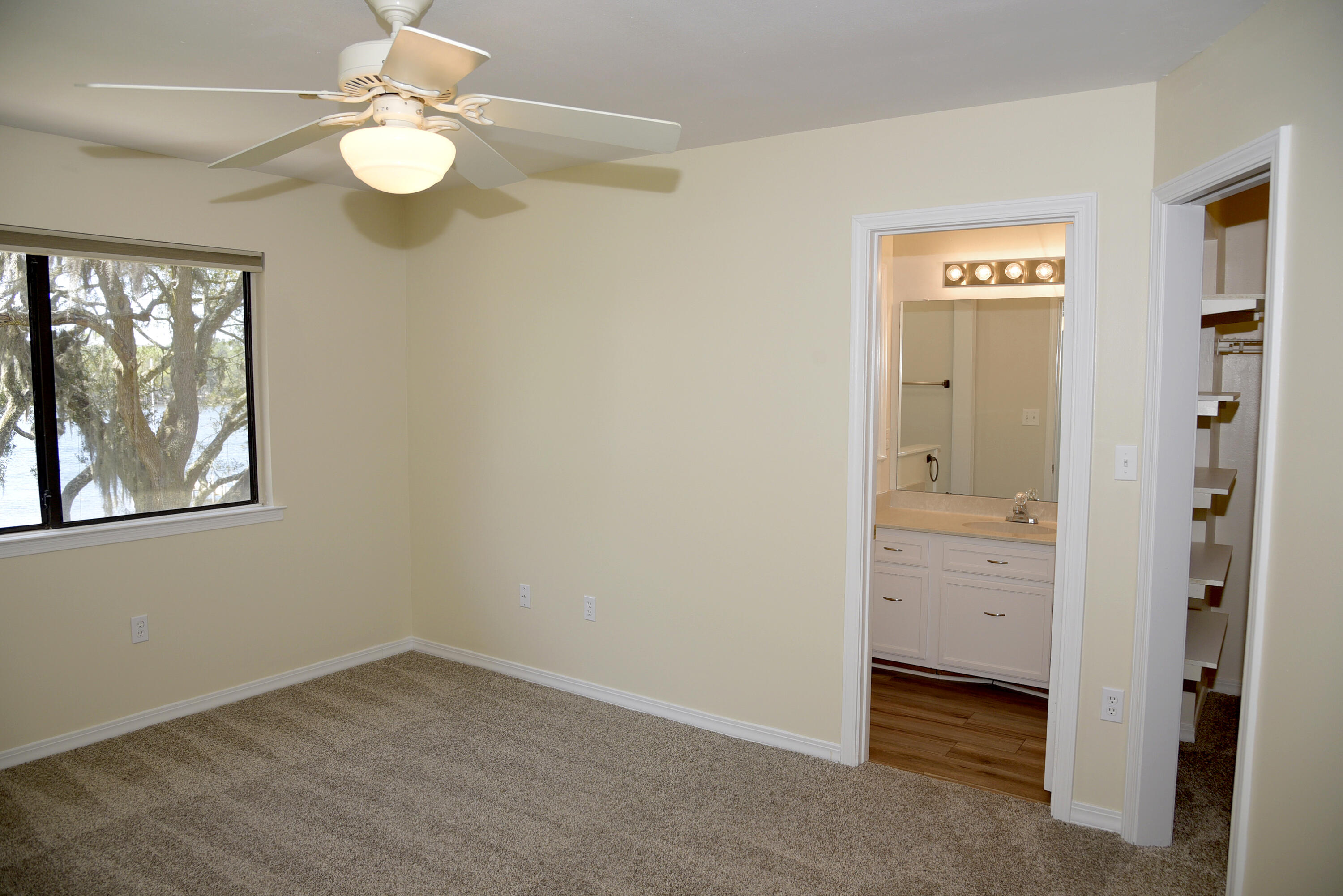 WATER OAKS 3 T/H - Residential