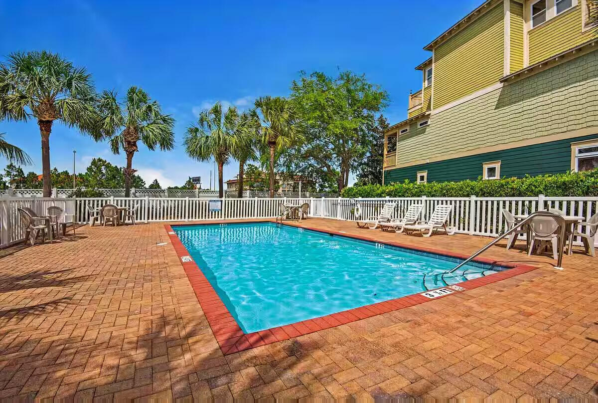 80 St Simon Circle