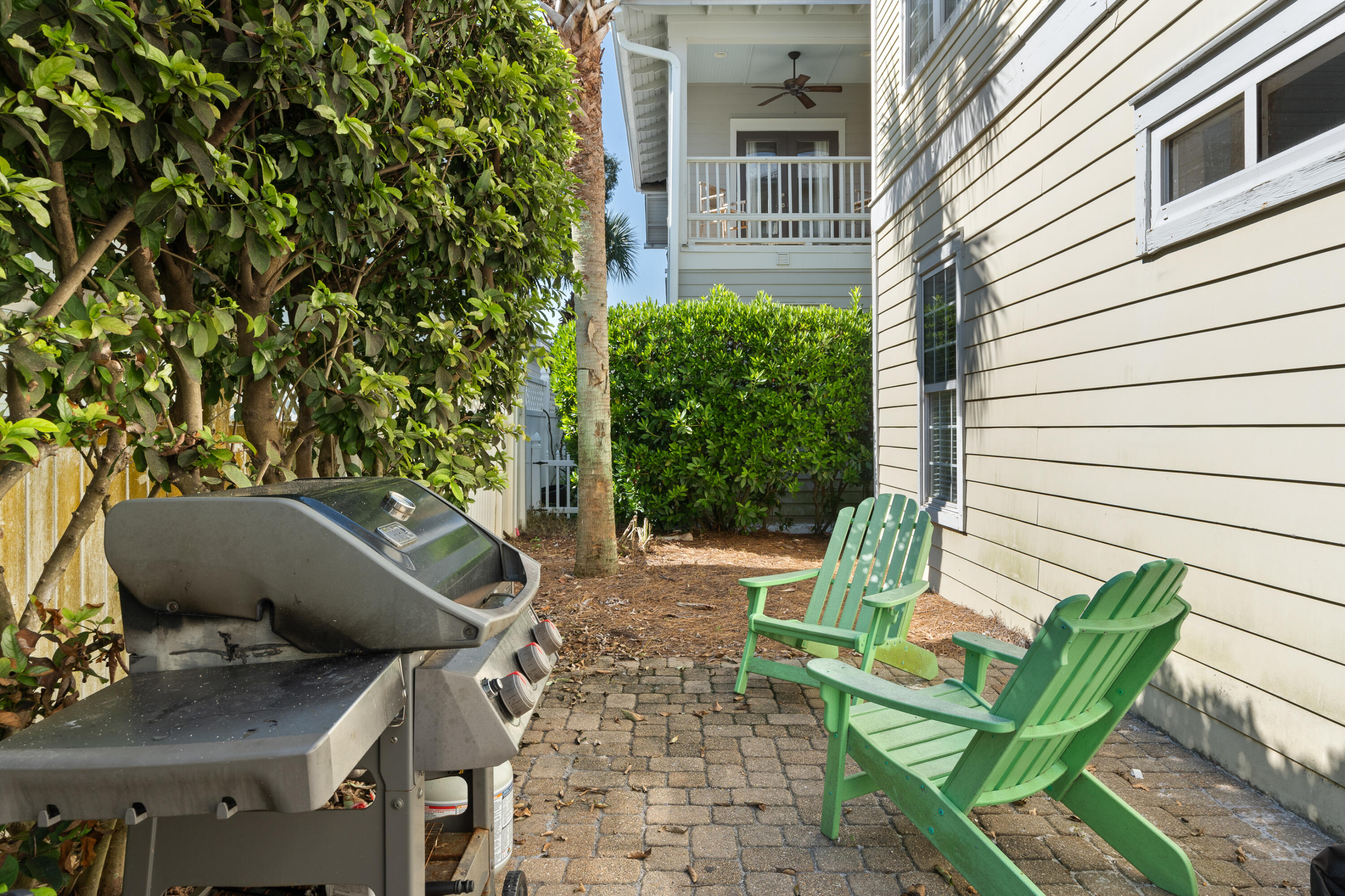 EMERALD WATERS VILLAGE - Residential