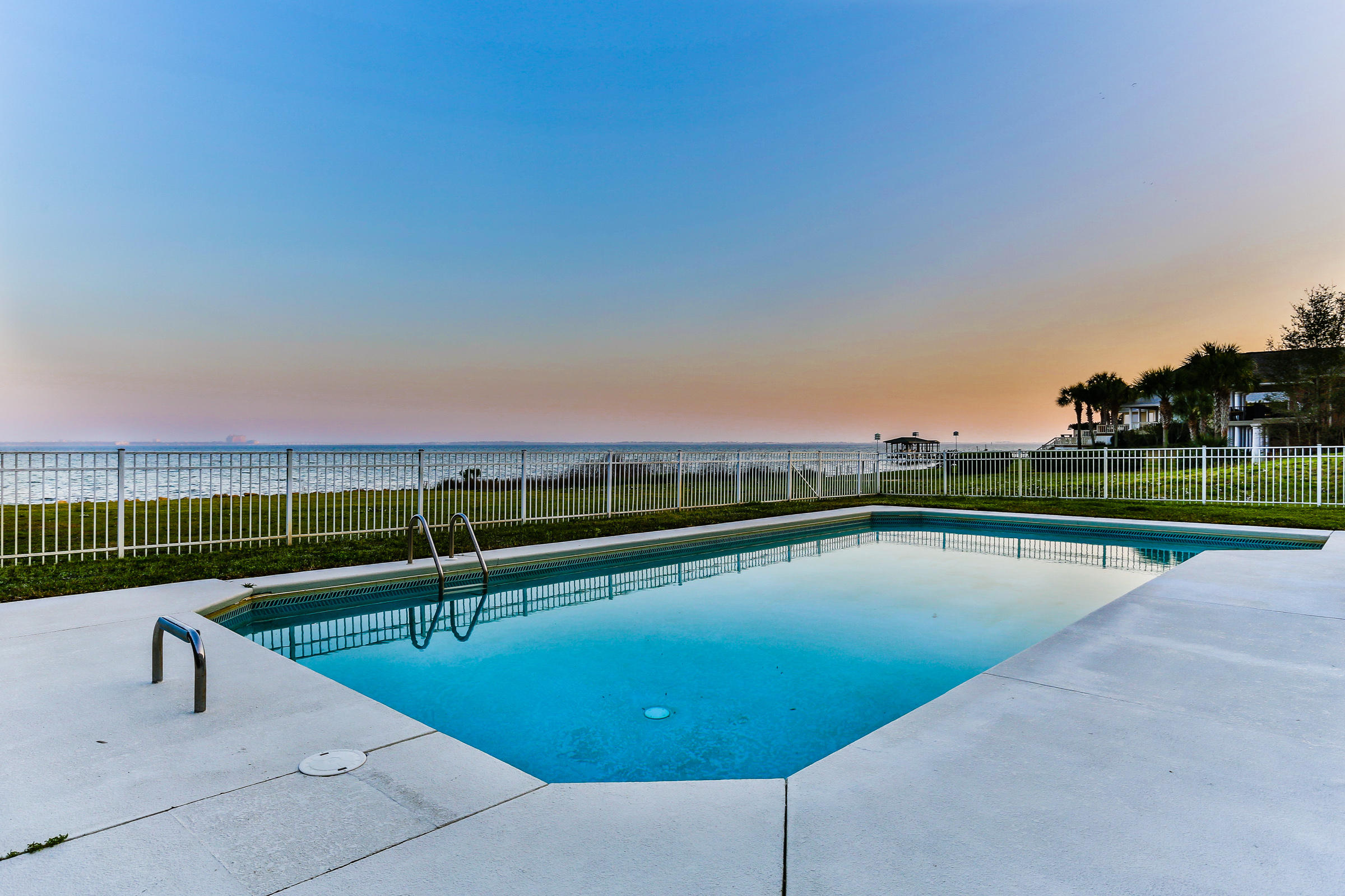 BLUFFS AT SHALIMAR POINTE - Residential