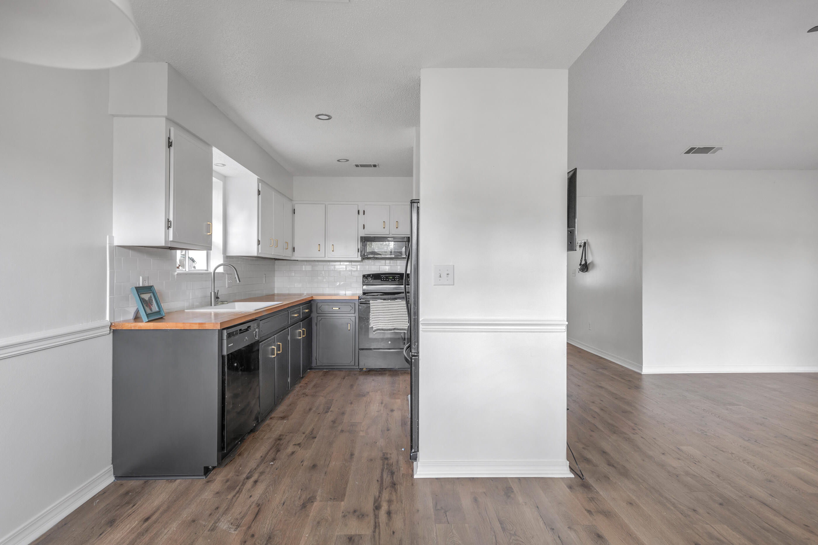 BLUE PINE VILLAGE PH 1 - Residential