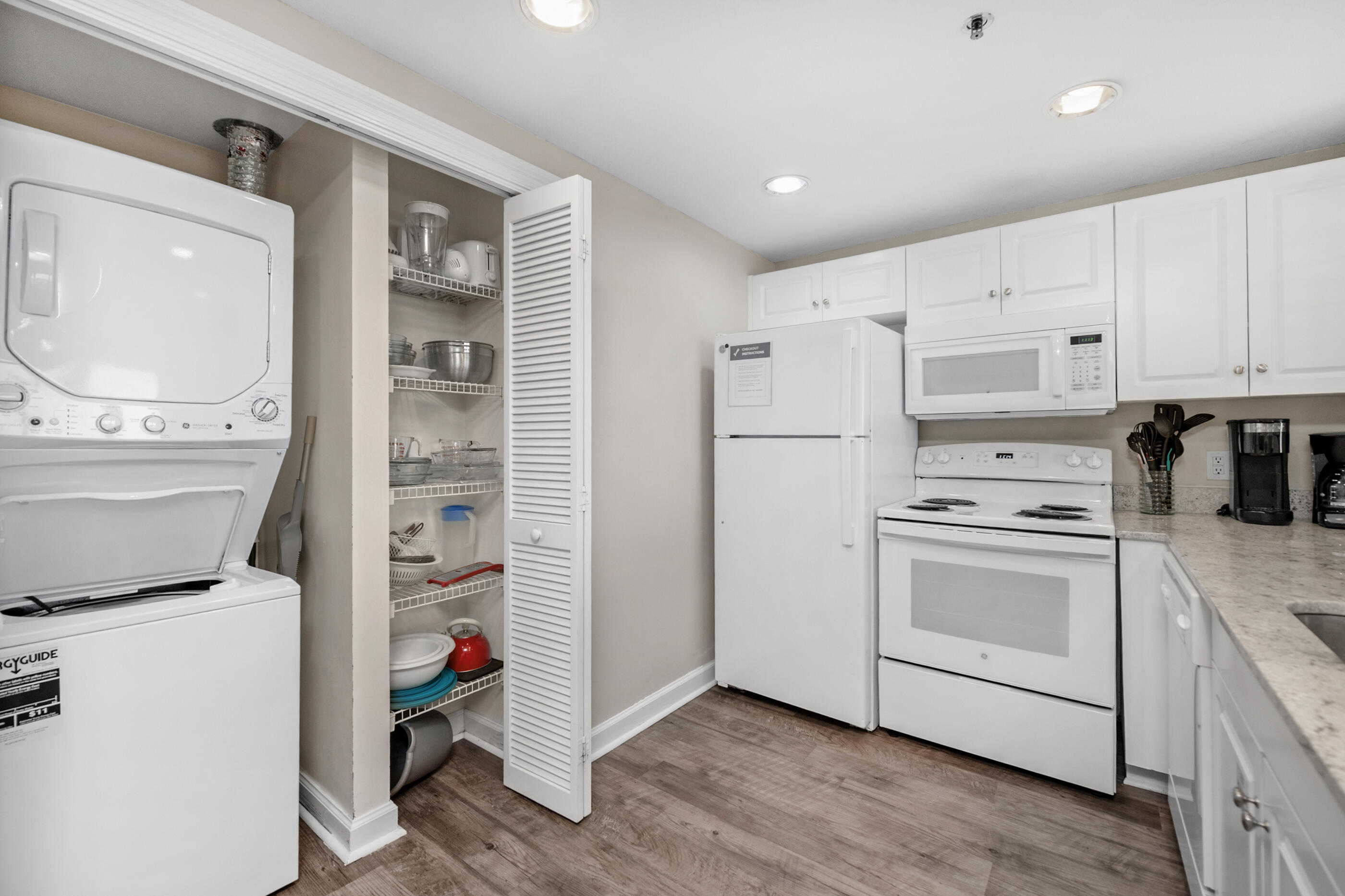 STERLING SHORES - Residential