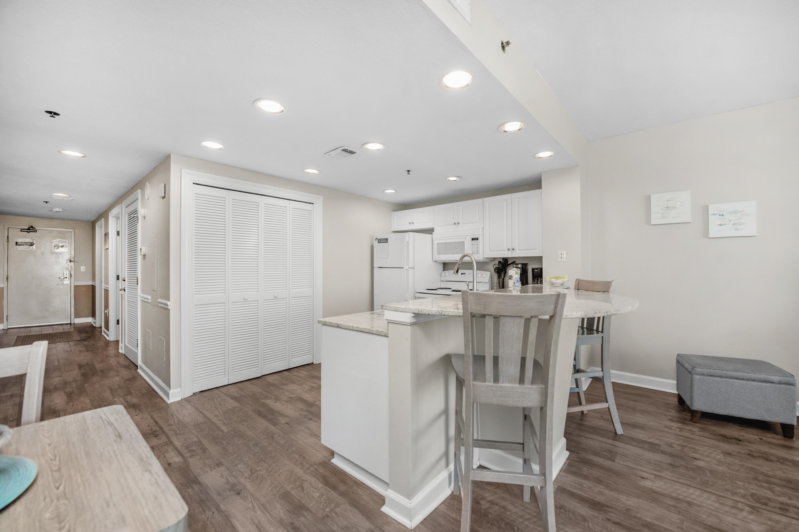 STERLING SHORES - Residential