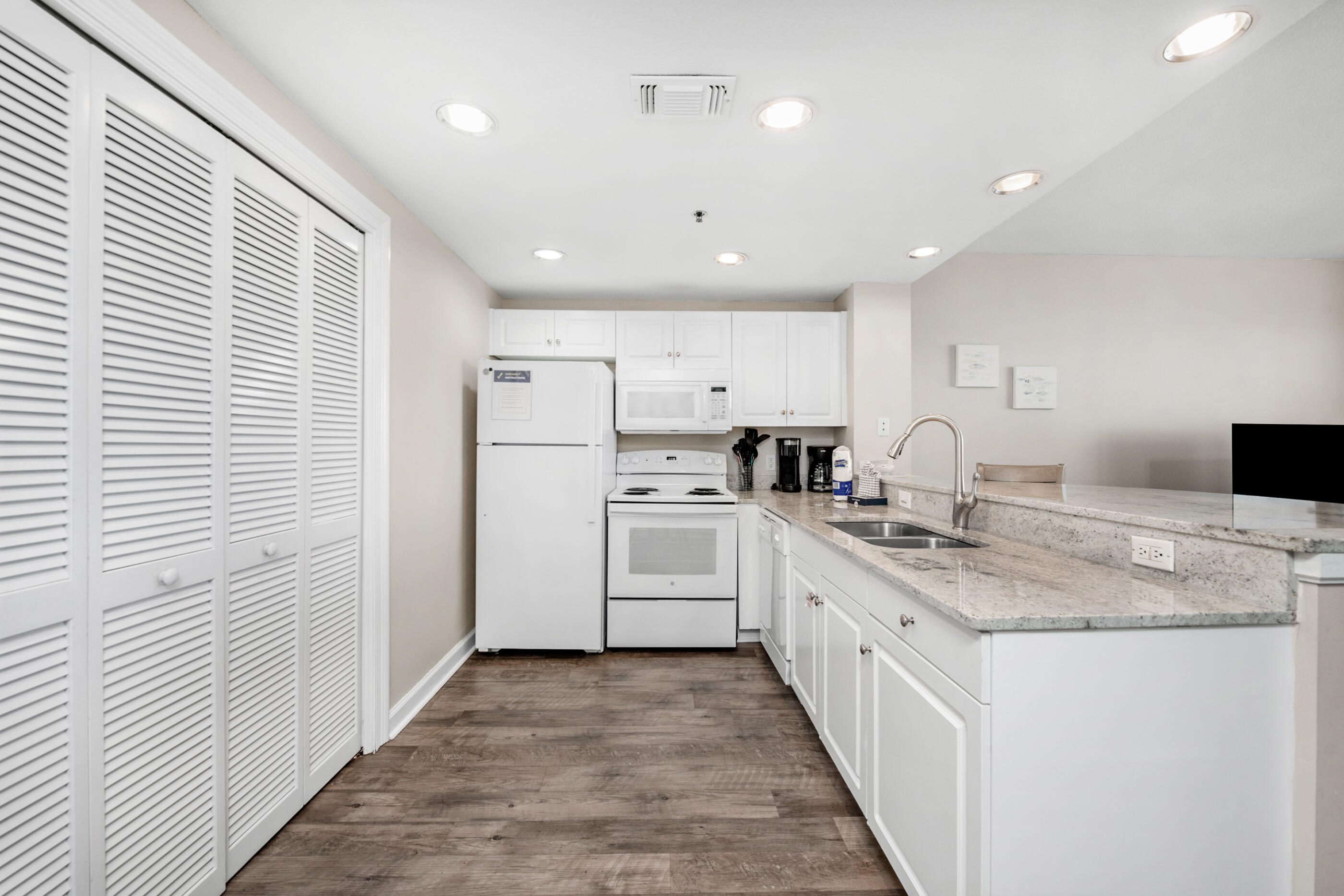STERLING SHORES - Residential