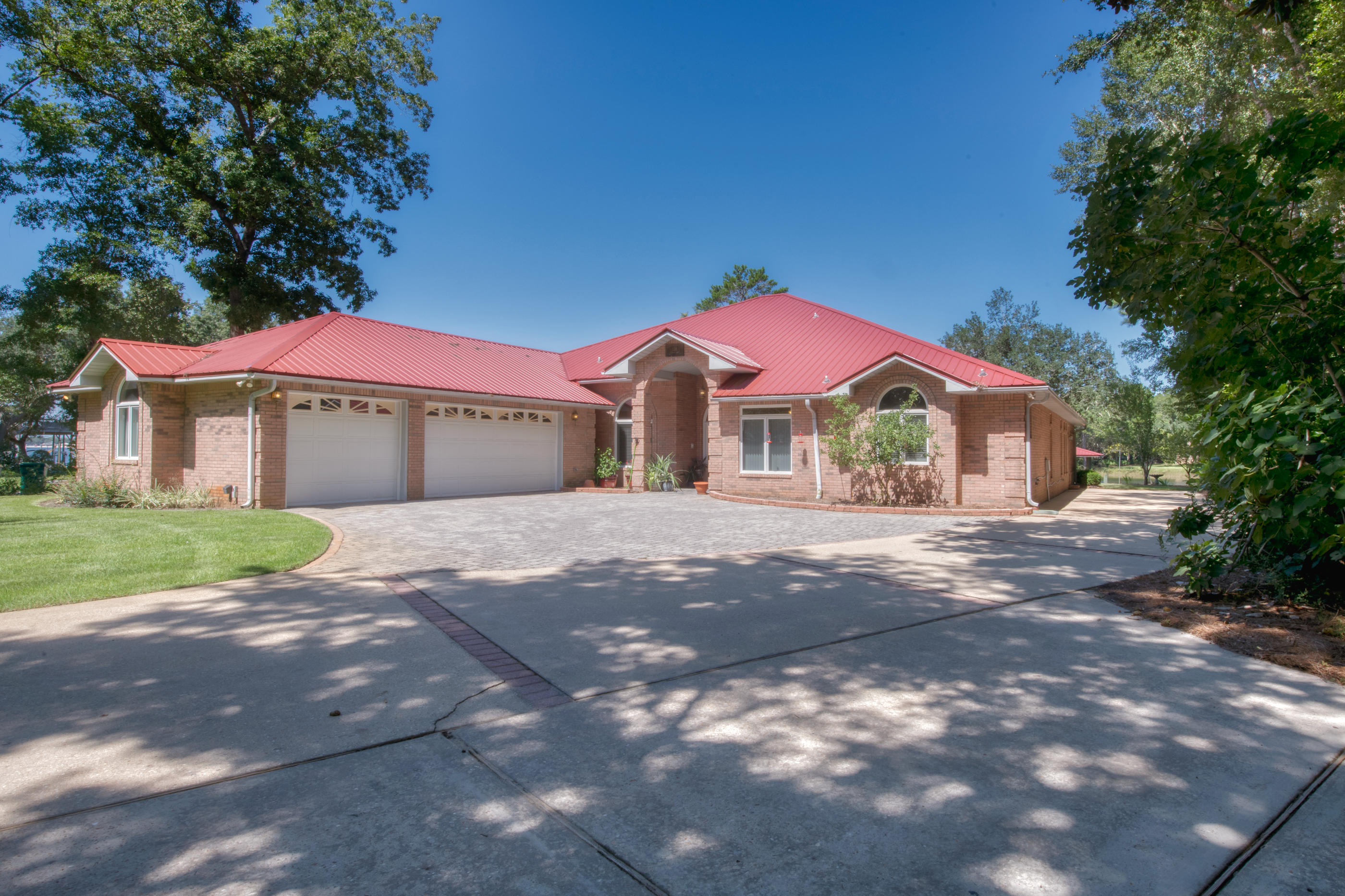 DANA POINTE - Residential