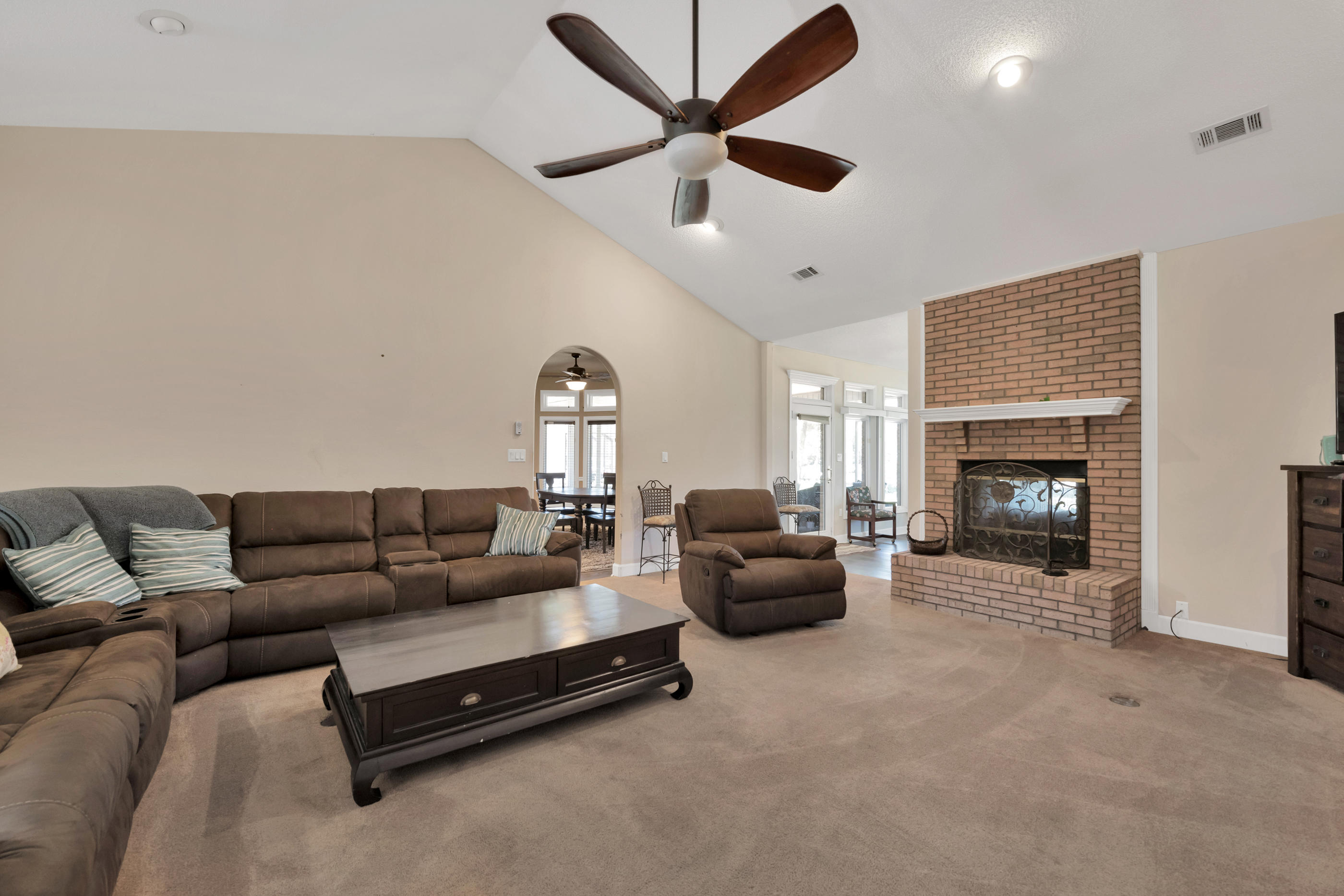 DANA POINTE - Residential