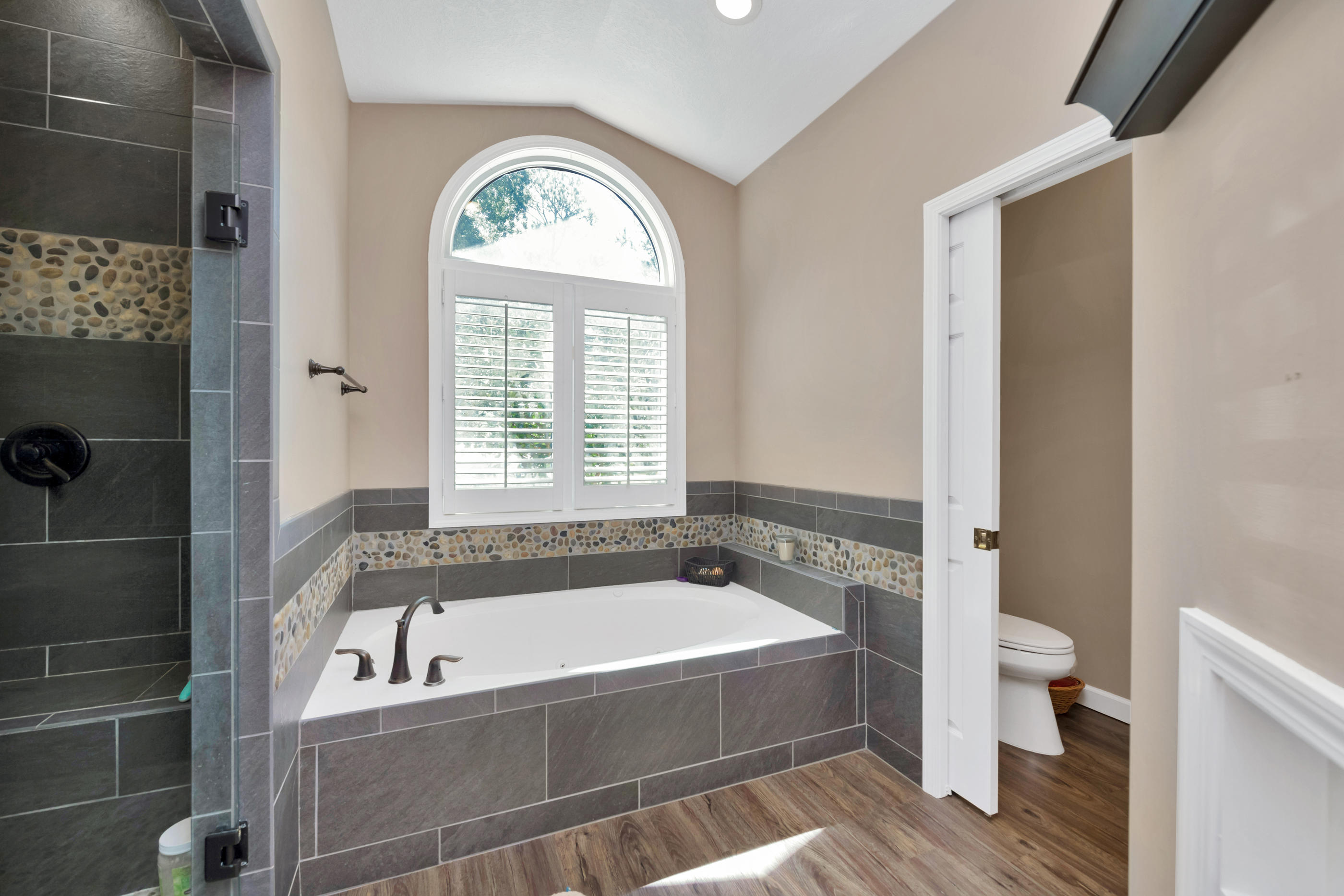 DANA POINTE - Residential