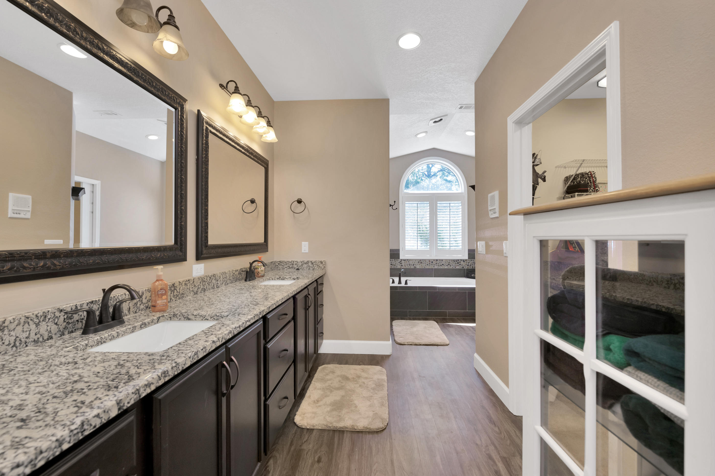 DANA POINTE - Residential