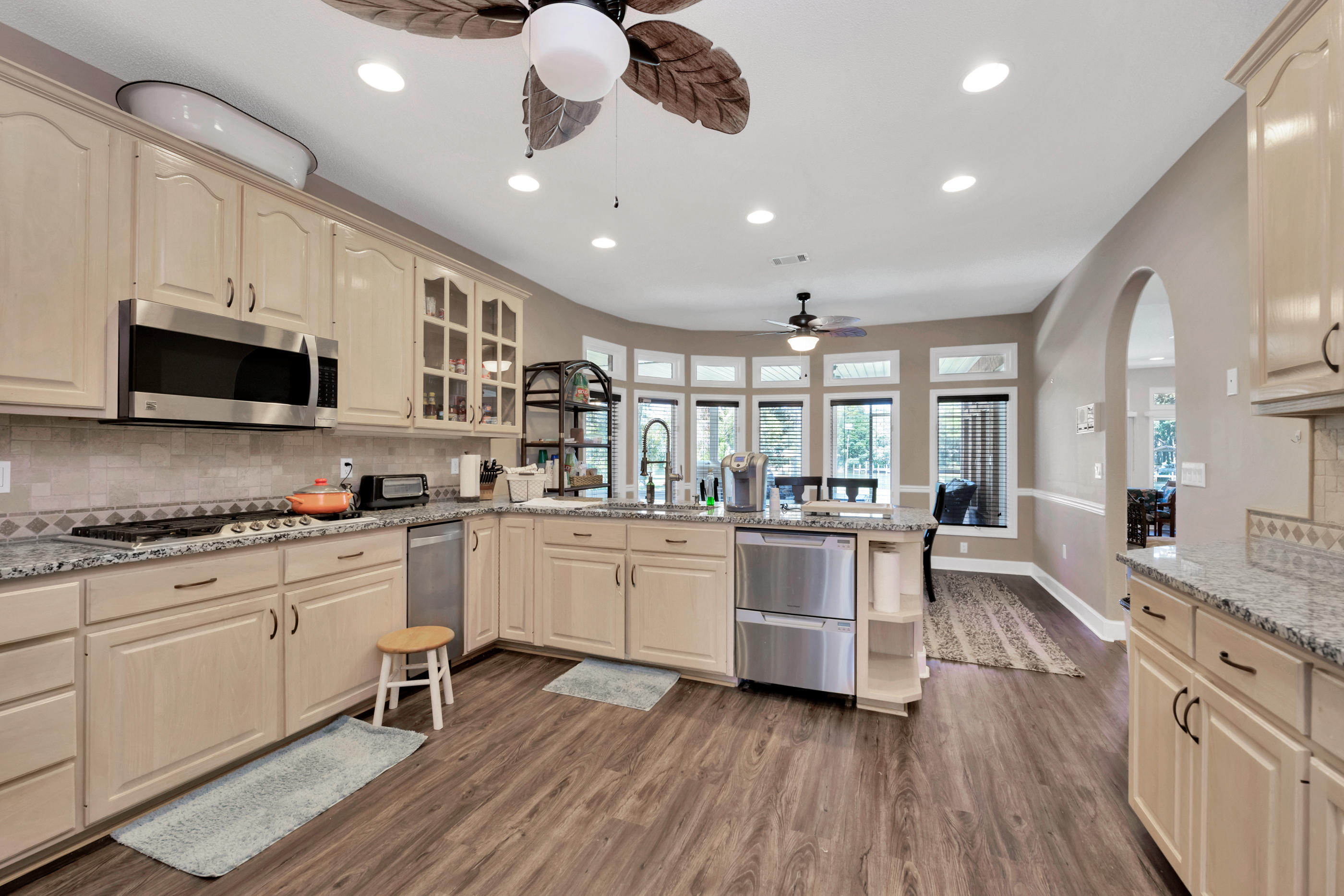 DANA POINTE - Residential