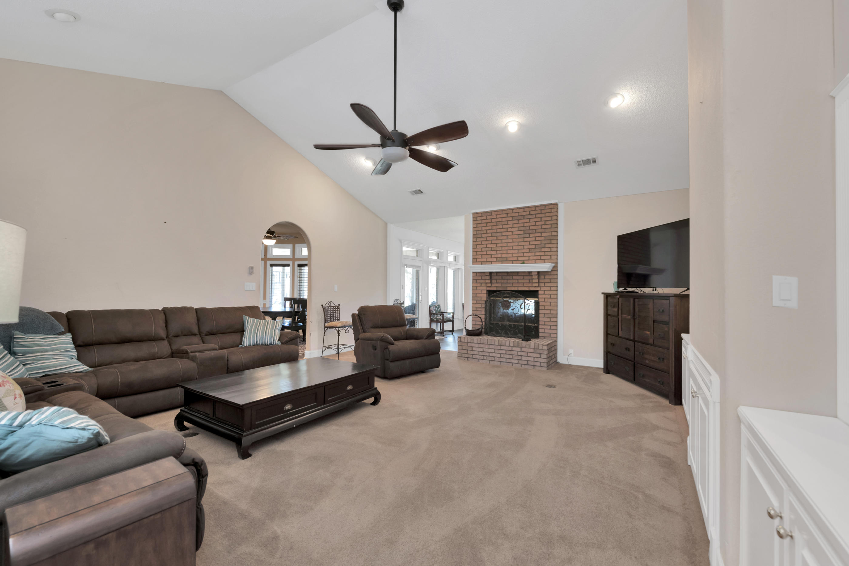 DANA POINTE - Residential