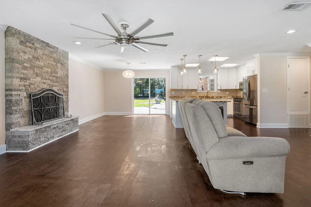 Niceville, Florida 32578, United States, 3 Bedrooms Bedrooms, ,2 BathroomsBathrooms,Residential,Pending,90951