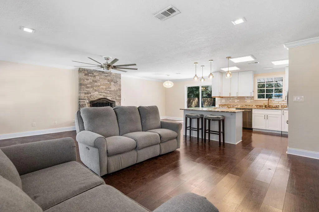 Niceville, Florida 32578, United States, 3 Bedrooms Bedrooms, ,2 BathroomsBathrooms,Residential,Pending,90951