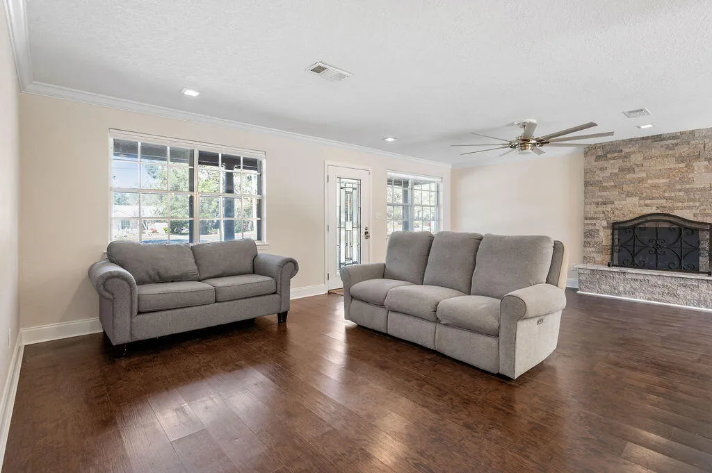 Niceville, Florida 32578, United States, 3 Bedrooms Bedrooms, ,2 BathroomsBathrooms,Residential,Pending,90951