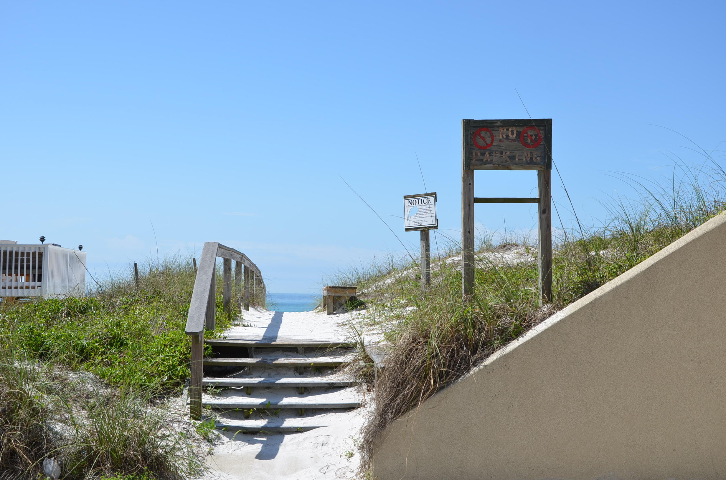 SNOWDRIFT BEACH - Land