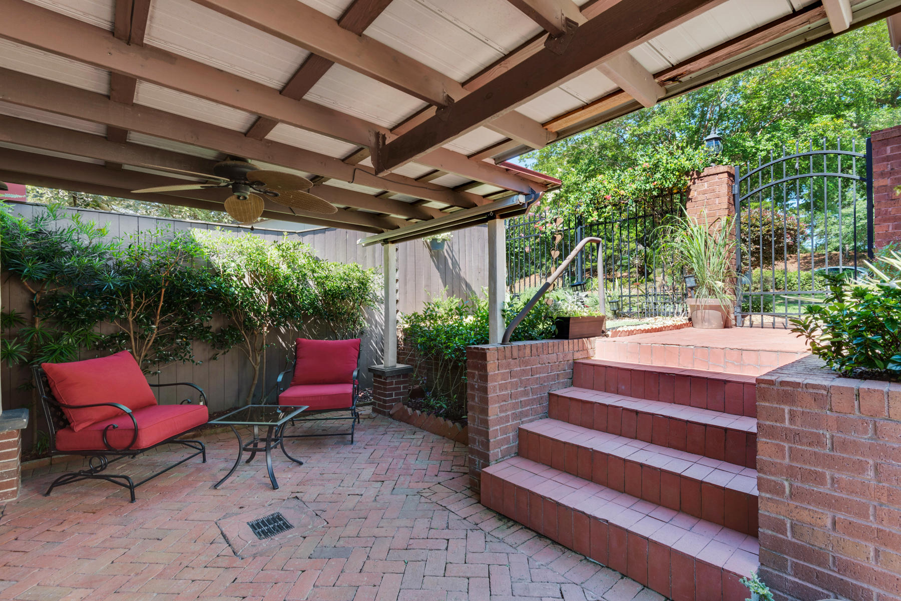 LAKE WAY VILLAS 1 - Residential