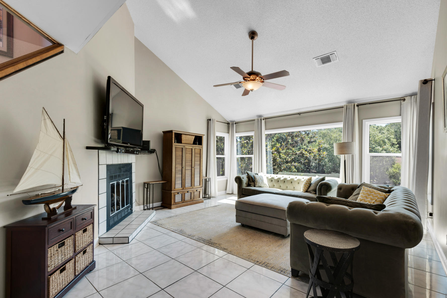 LAKE WAY VILLAS 1 - Residential