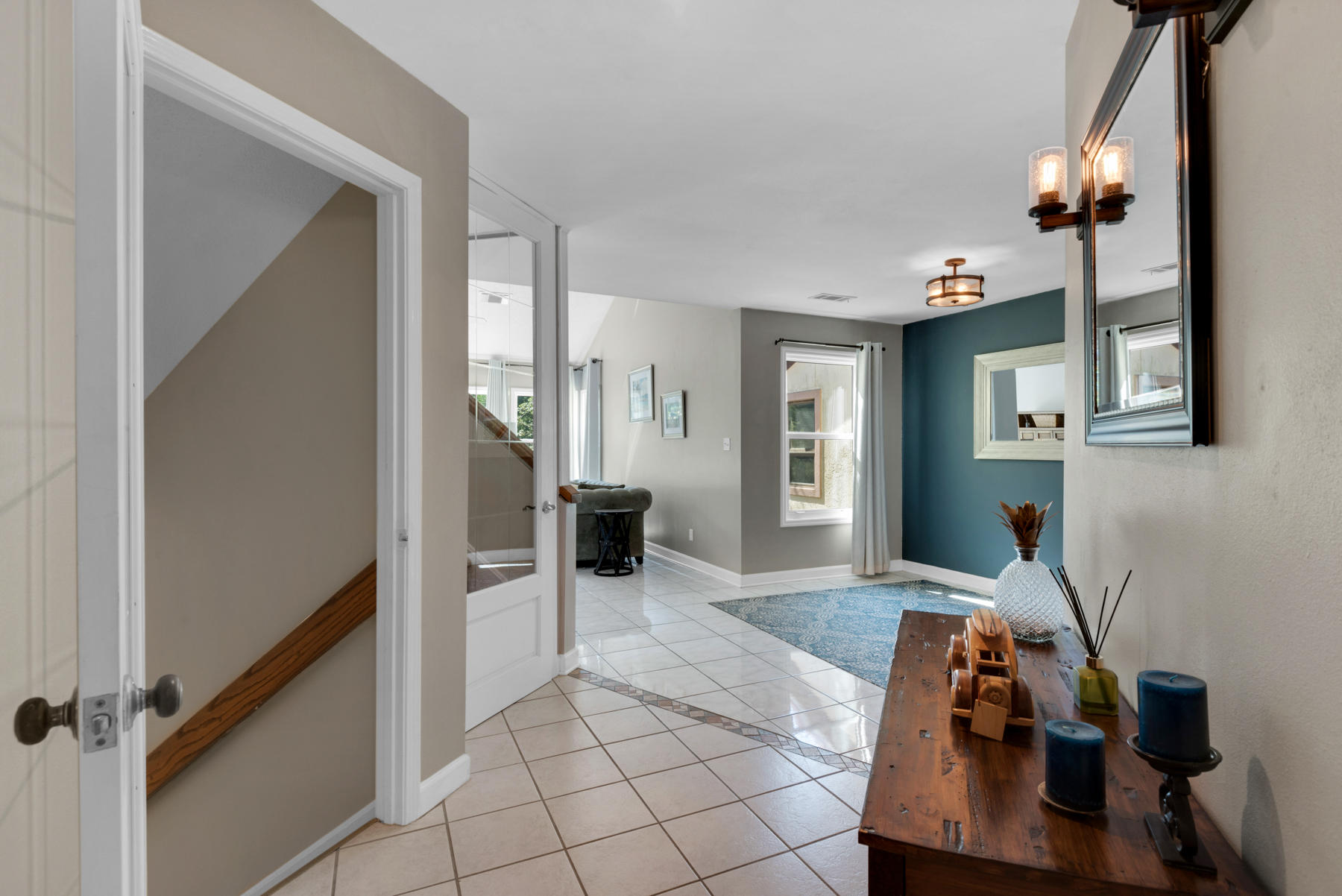 LAKE WAY VILLAS 1 - Residential