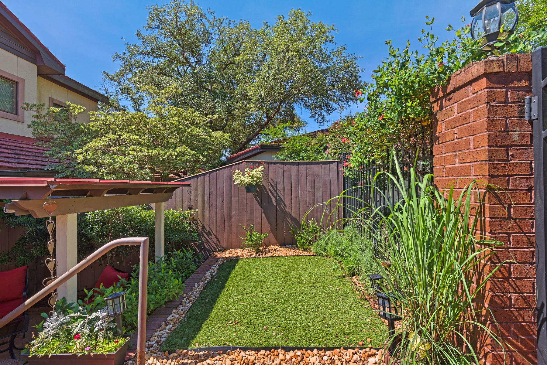 LAKE WAY VILLAS 1 - Residential