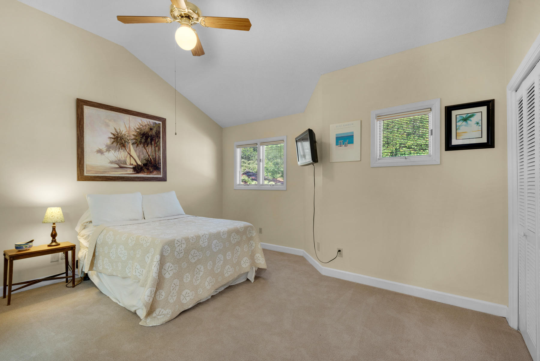 LAKE WAY VILLAS 1 - Residential