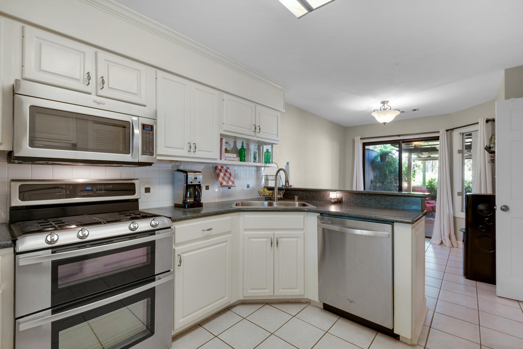 LAKE WAY VILLAS 1 - Residential