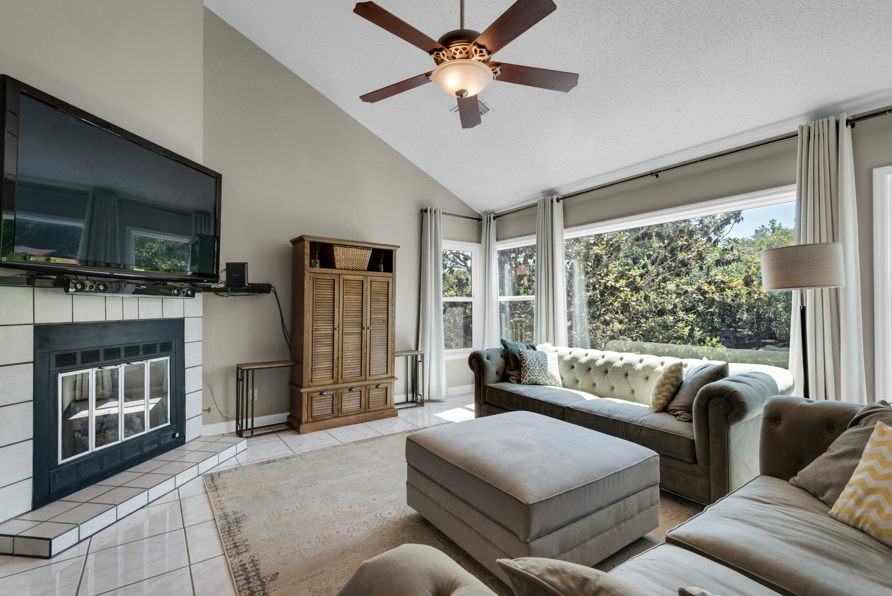 LAKE WAY VILLAS 1 - Residential