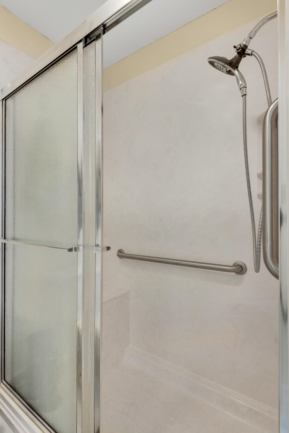 LAKE WAY VILLAS 1 - Residential