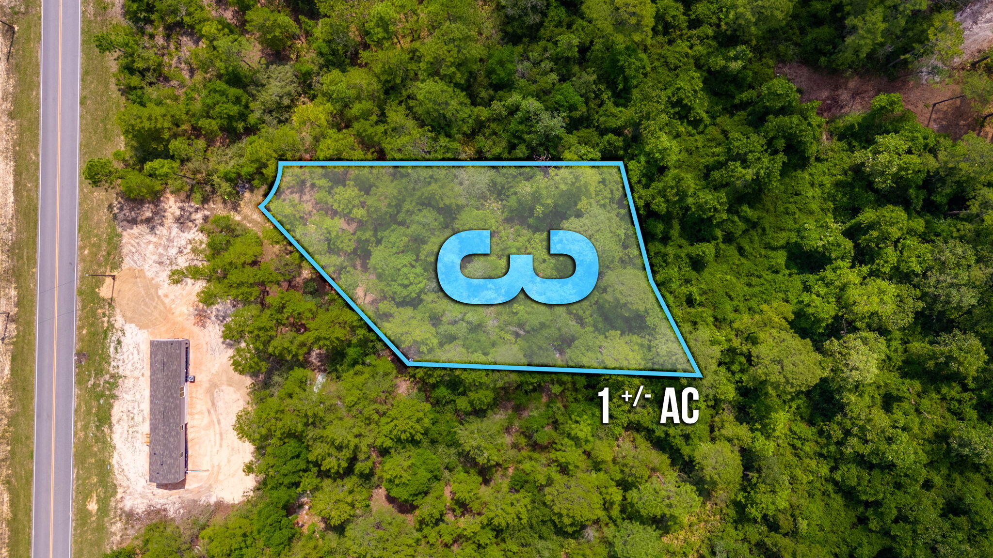 Unleash your dream home's potential on this large lot in Oakwood Hills Unit III. Minimal restrictions against a wooded backdrop. Manufactured homes are allowed. Lot is located in flood zone x & no wetlands according to the county GIS map. Power & public water are available along Woodlands Blvd. A private septic tank would be needed. Located approximately 150 ft off of a paved county road. Size of lot is estimated off of the plat map & would need to be confirmed by a survey.