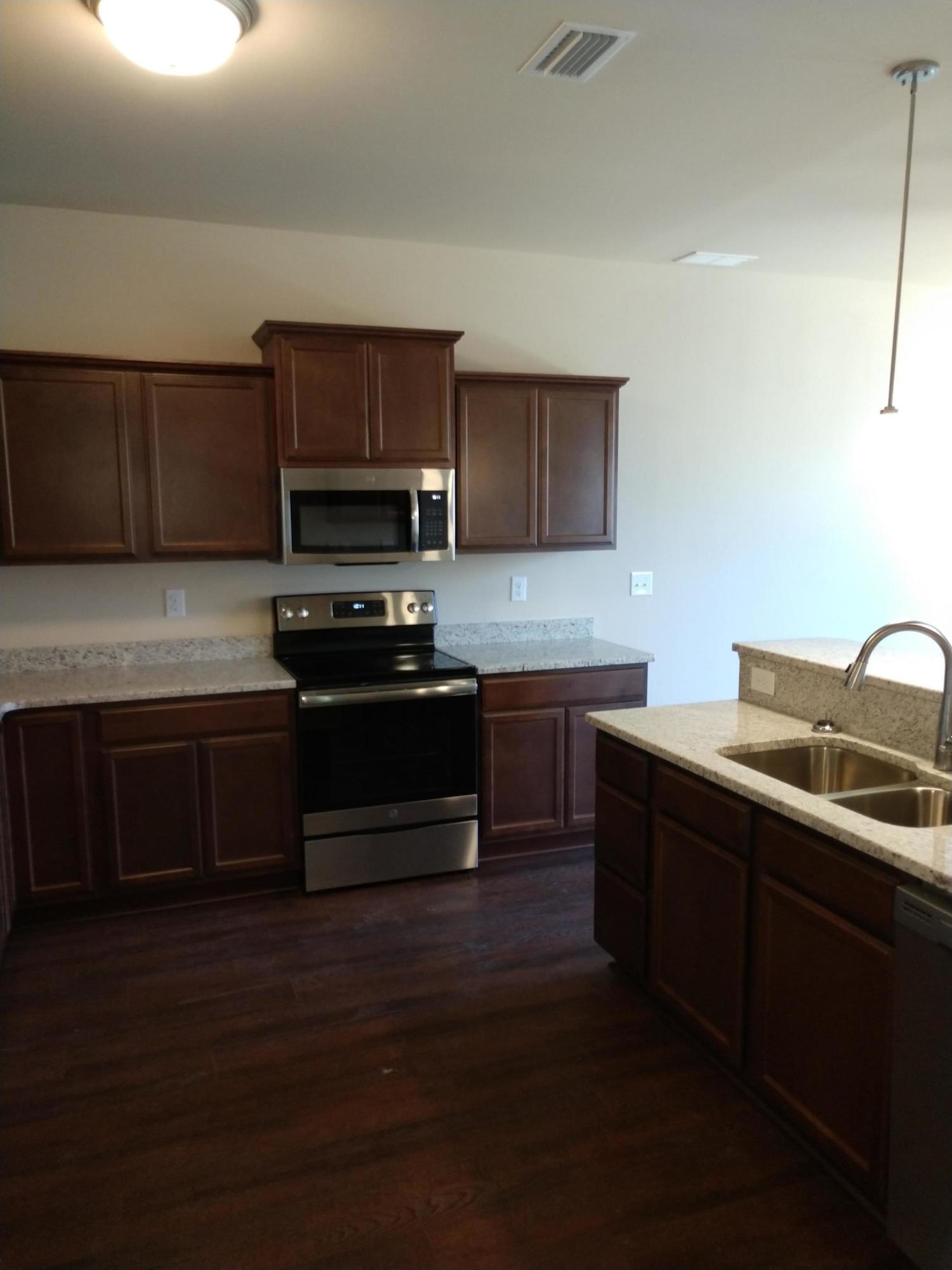 THE COTTAGES AT SANDY RIDGE - Residential