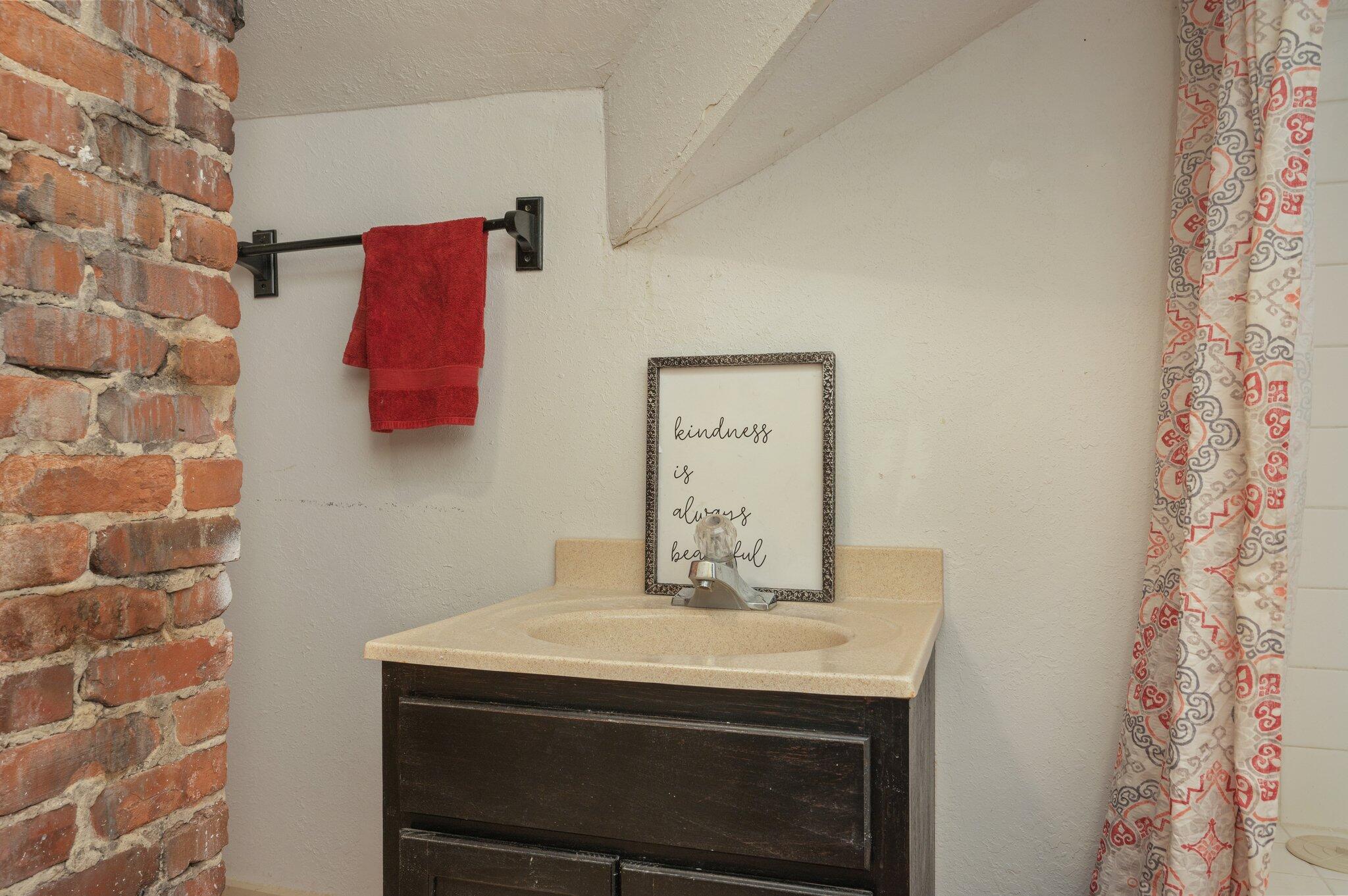 LOTS 17 & 18 BLK 18 HUGHES - Residential