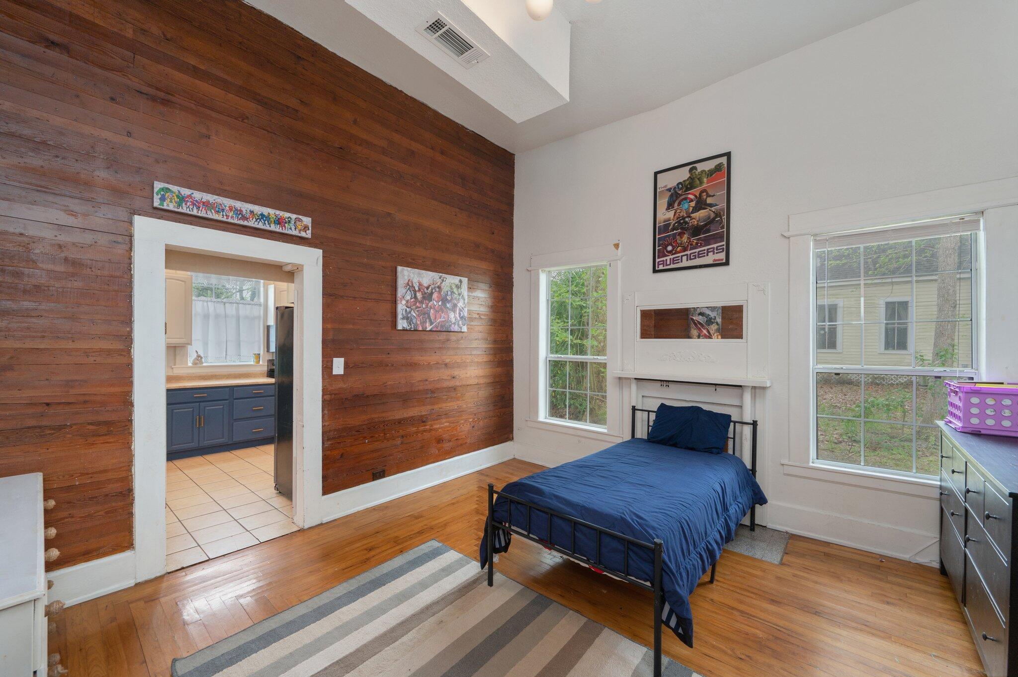 LOTS 17 & 18 BLK 18 HUGHES - Residential