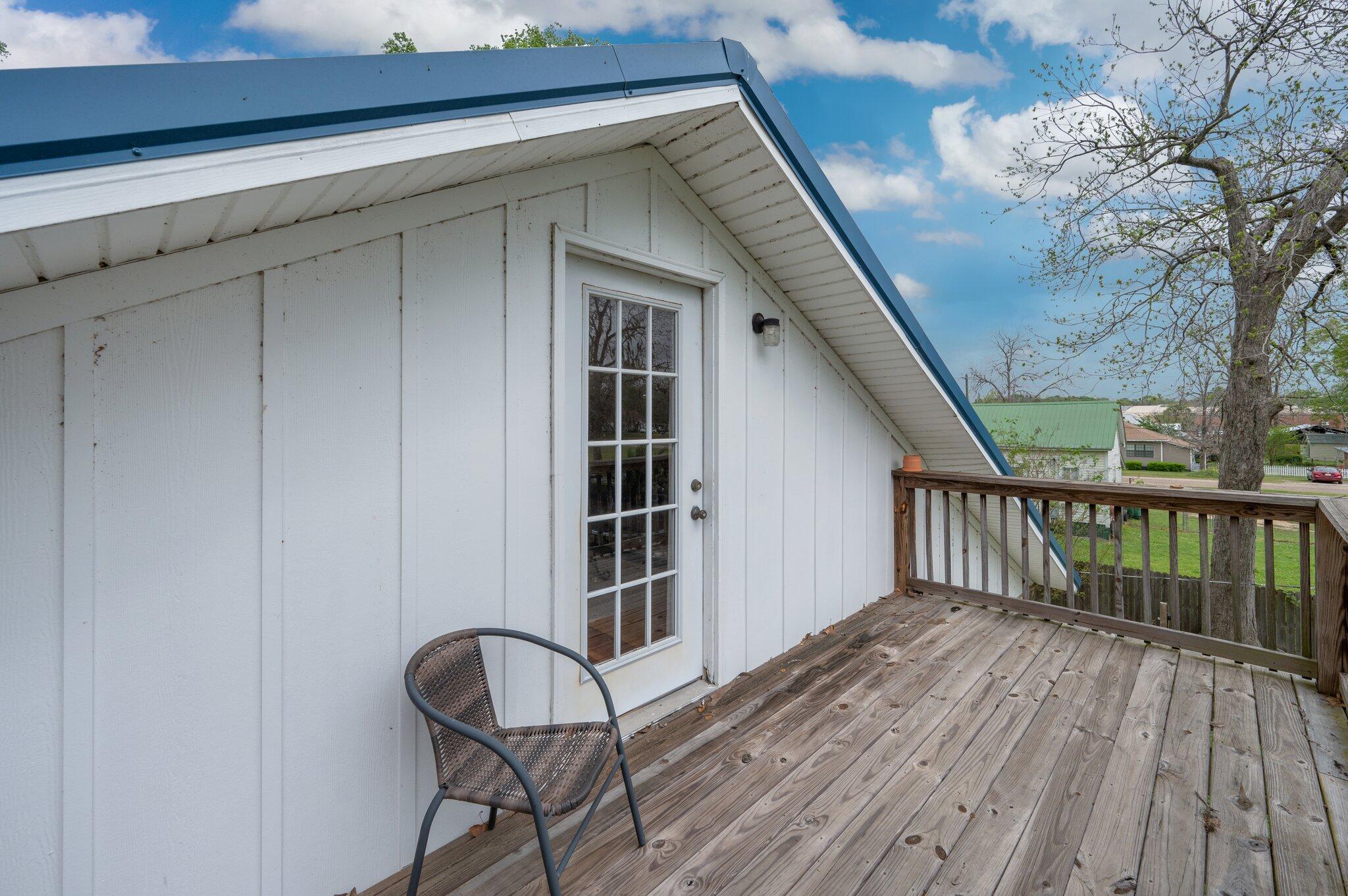 LOTS 17 & 18 BLK 18 HUGHES - Residential