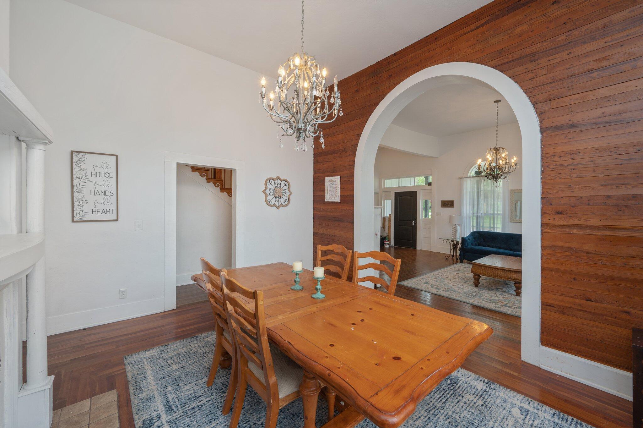 LOTS 17 & 18 BLK 18 HUGHES - Residential