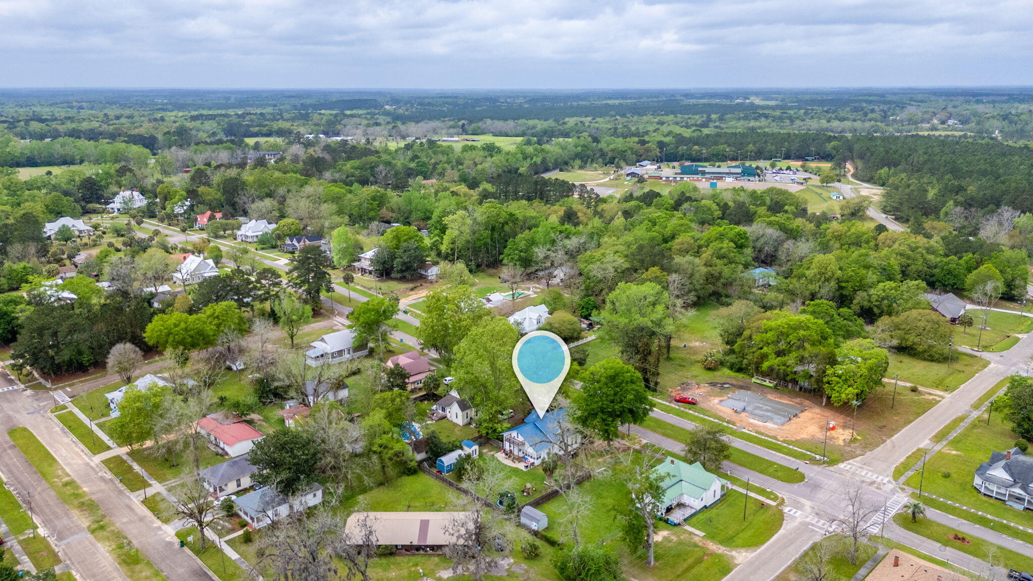 LOTS 17 & 18 BLK 18 HUGHES - Residential