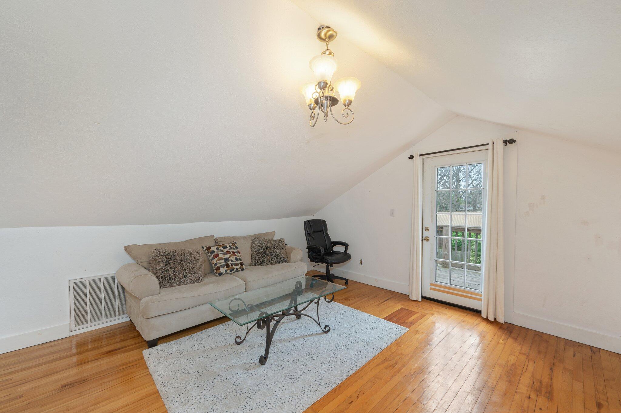 LOTS 17 & 18 BLK 18 HUGHES - Residential