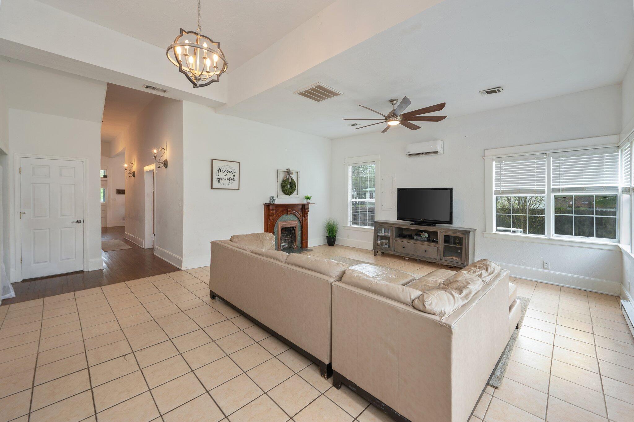 LOTS 17 & 18 BLK 18 HUGHES - Residential