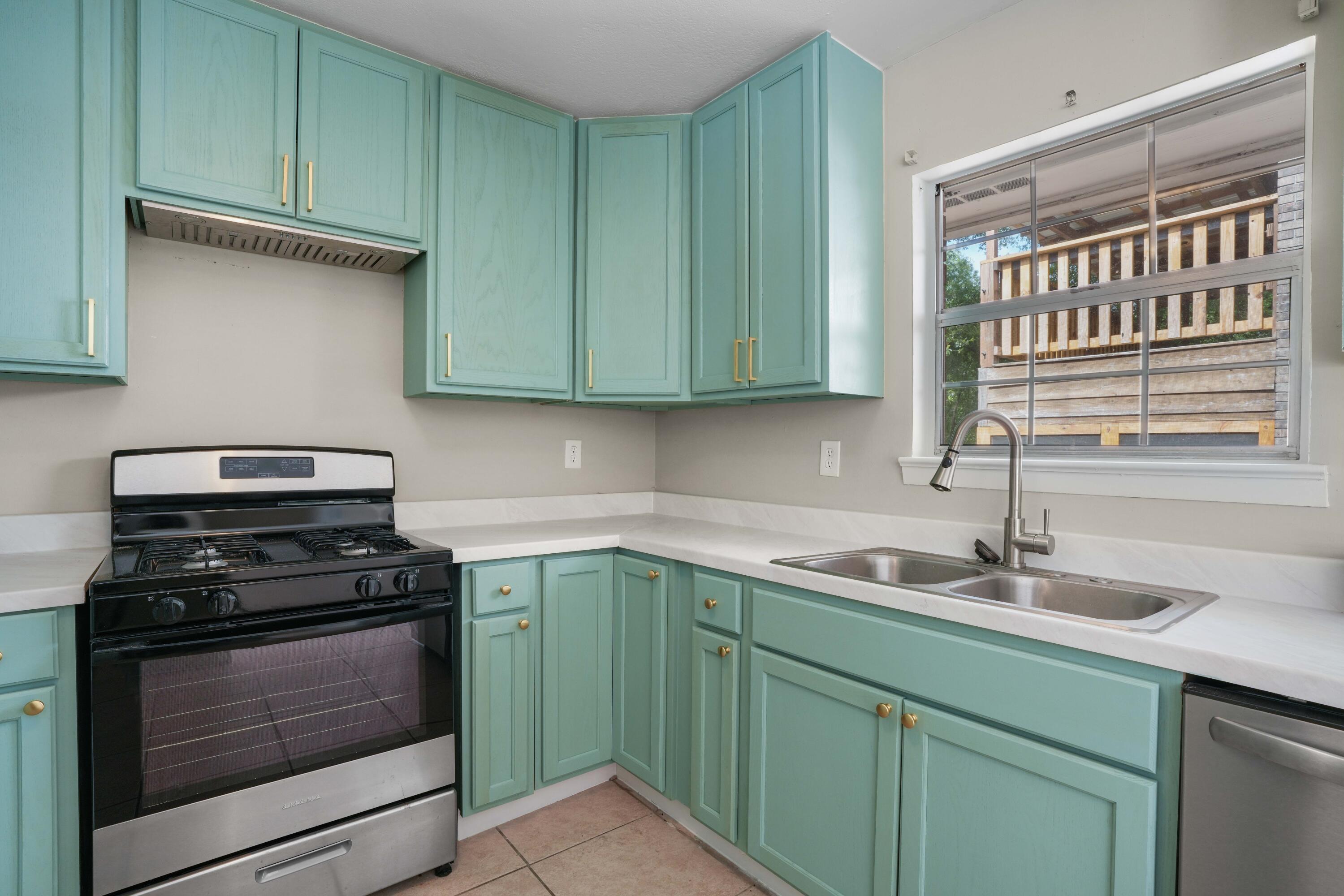 NO RECORDED SUBDIVISION - Residential Lease