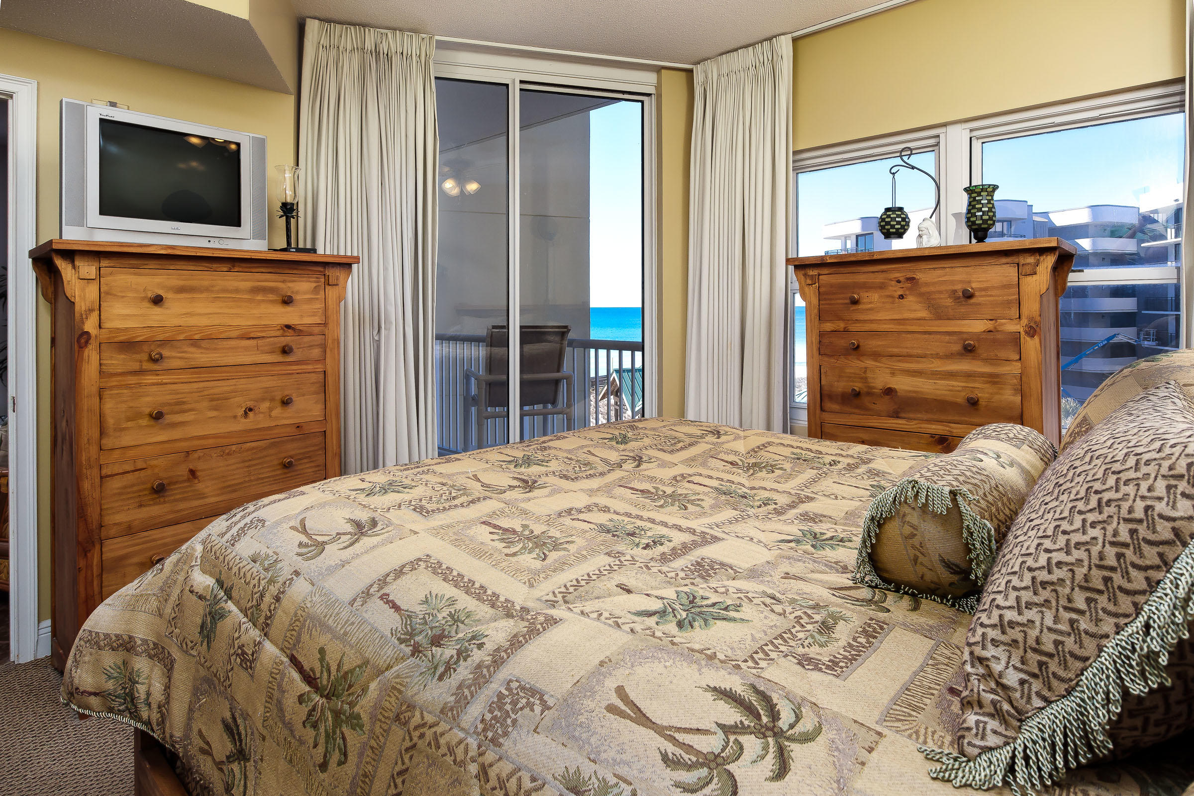 WATERS EDGE - Residential