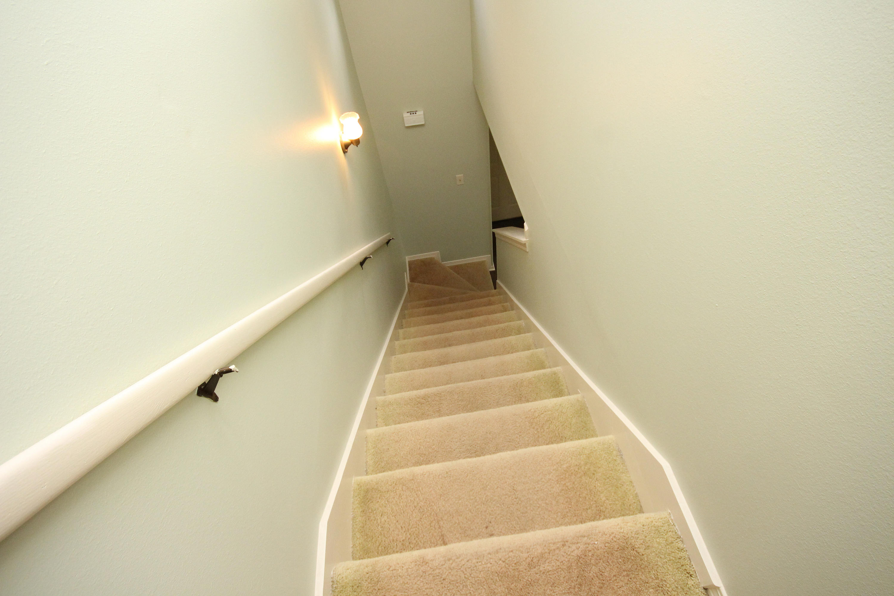 CRYSTAL LAKE ESTATES LOT 8 - Residential