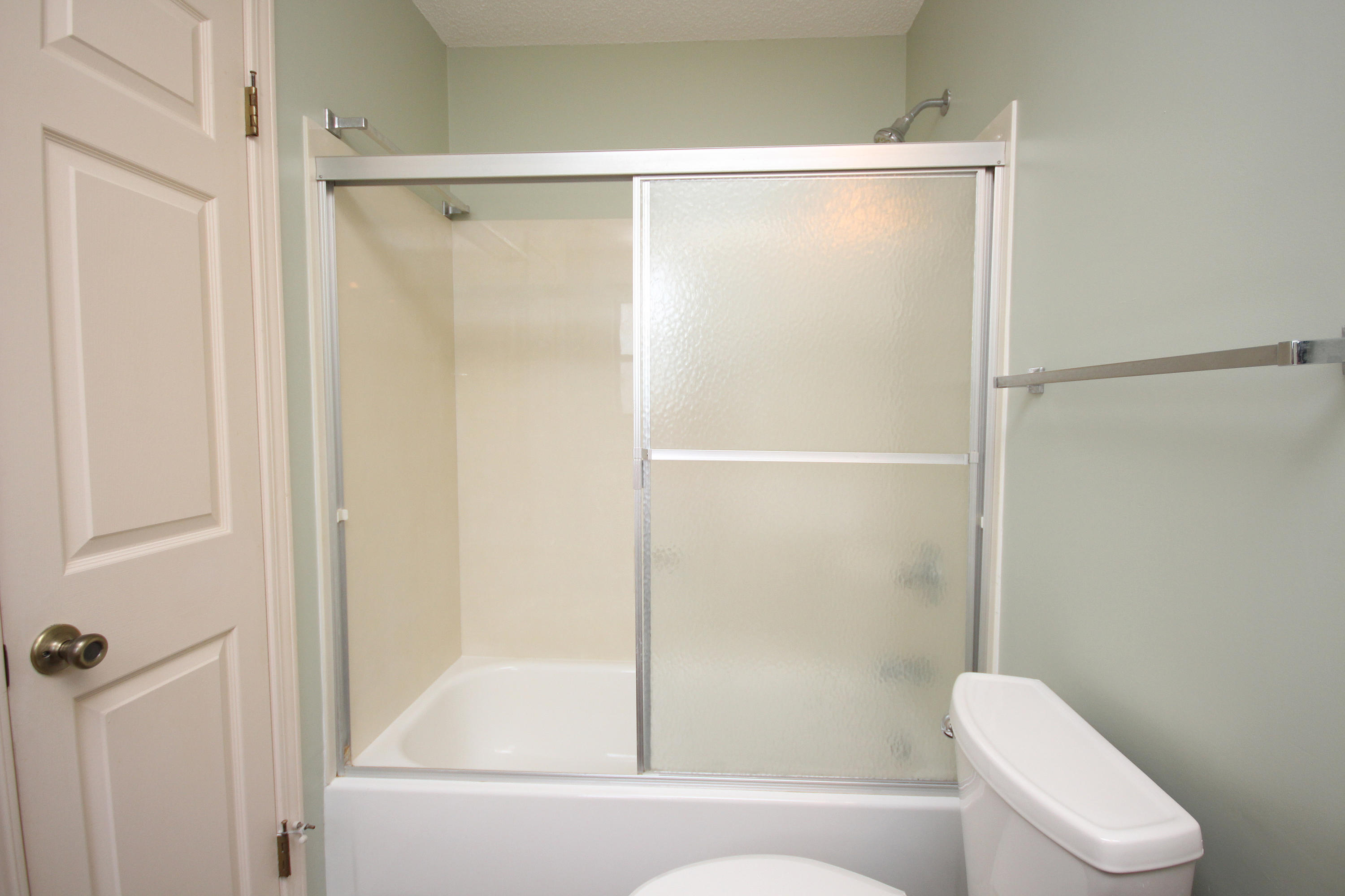 CRYSTAL LAKE ESTATES LOT 8 - Residential