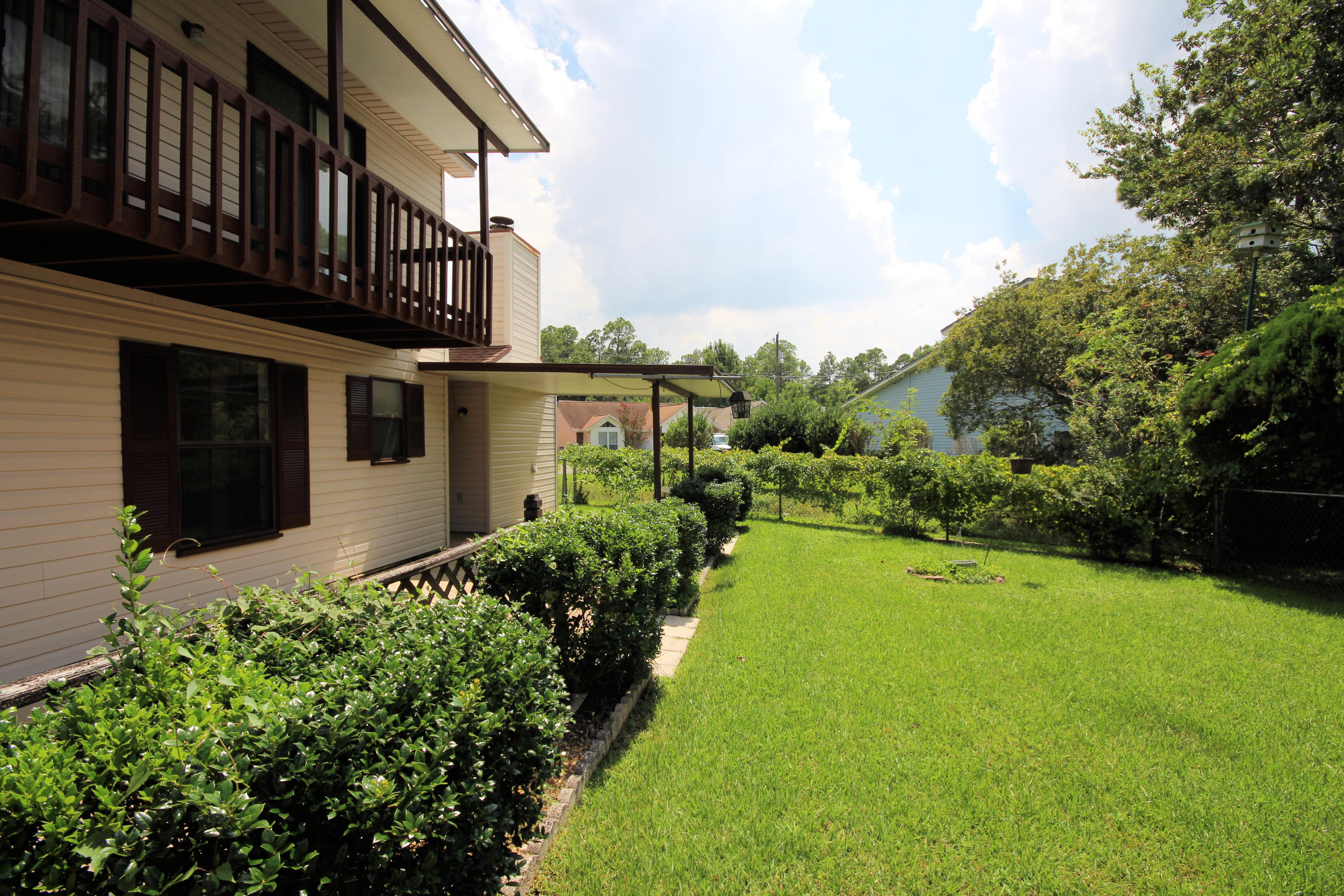 CRYSTAL LAKE ESTATES LOT 8 - Residential