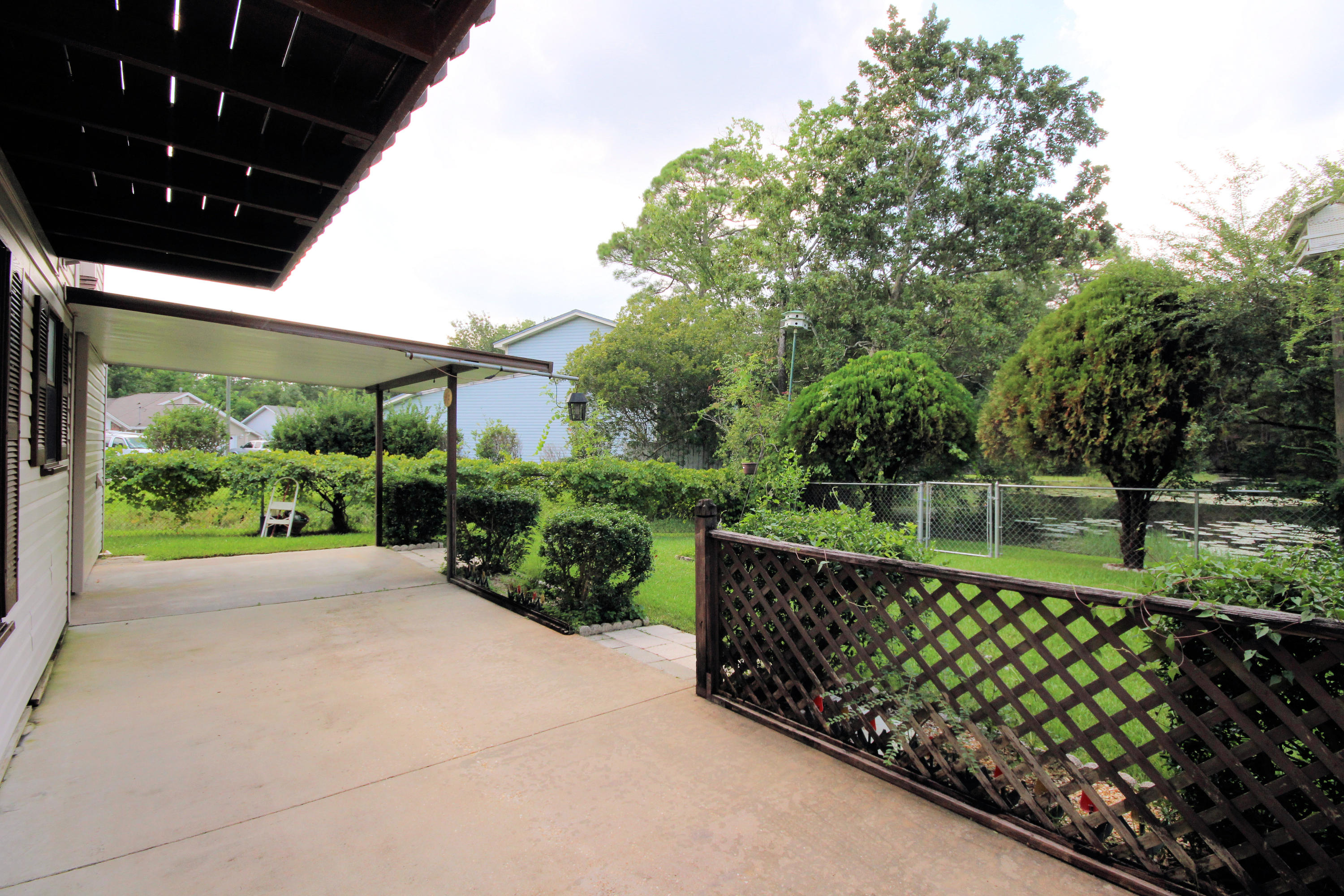 CRYSTAL LAKE ESTATES LOT 8 - Residential